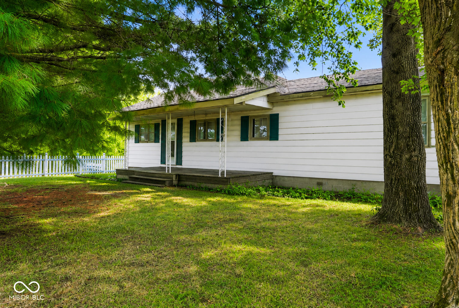 7985 E 900 Property Photo 1