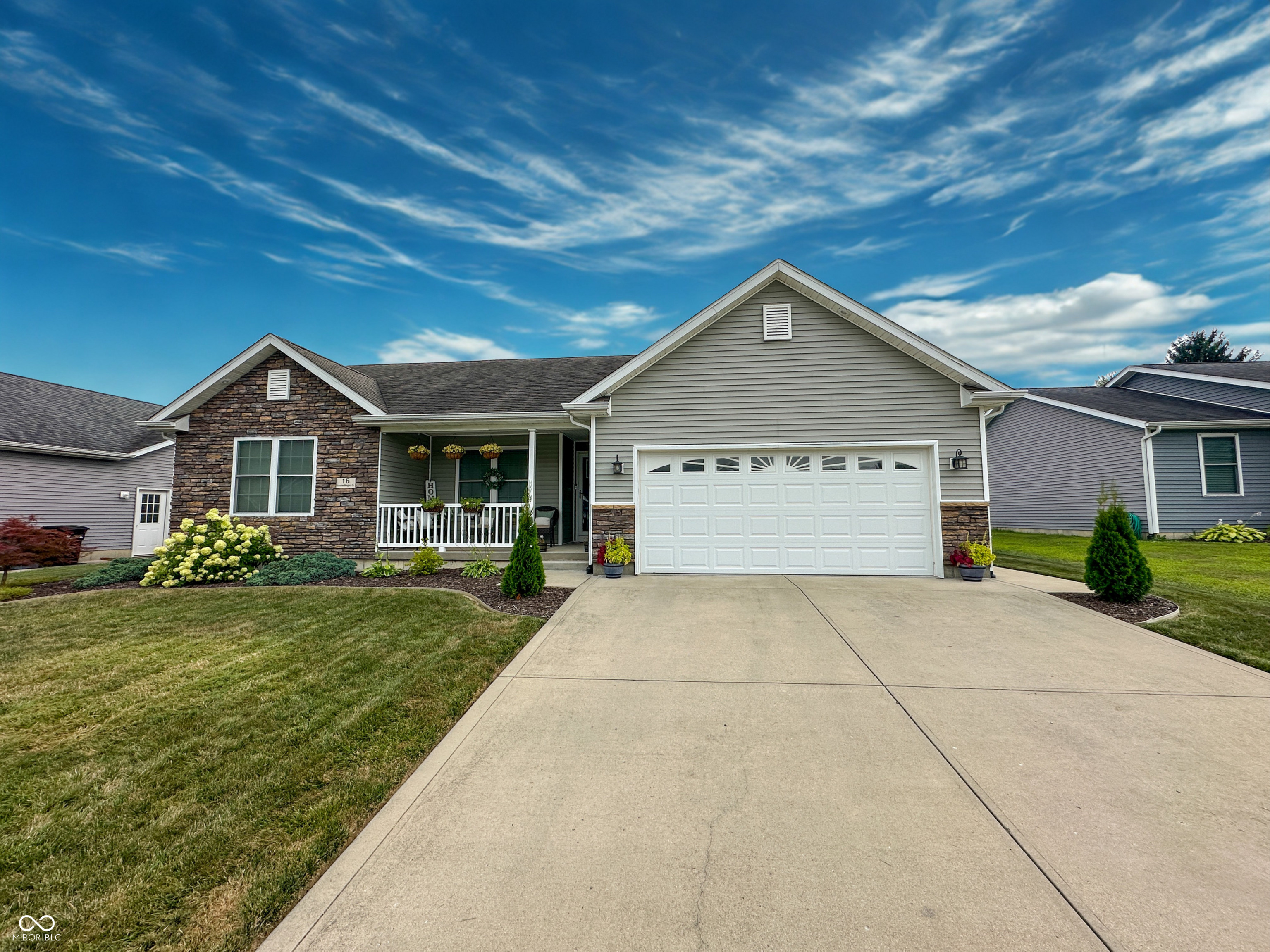 16 Hoosier Heights Property Photo 1
