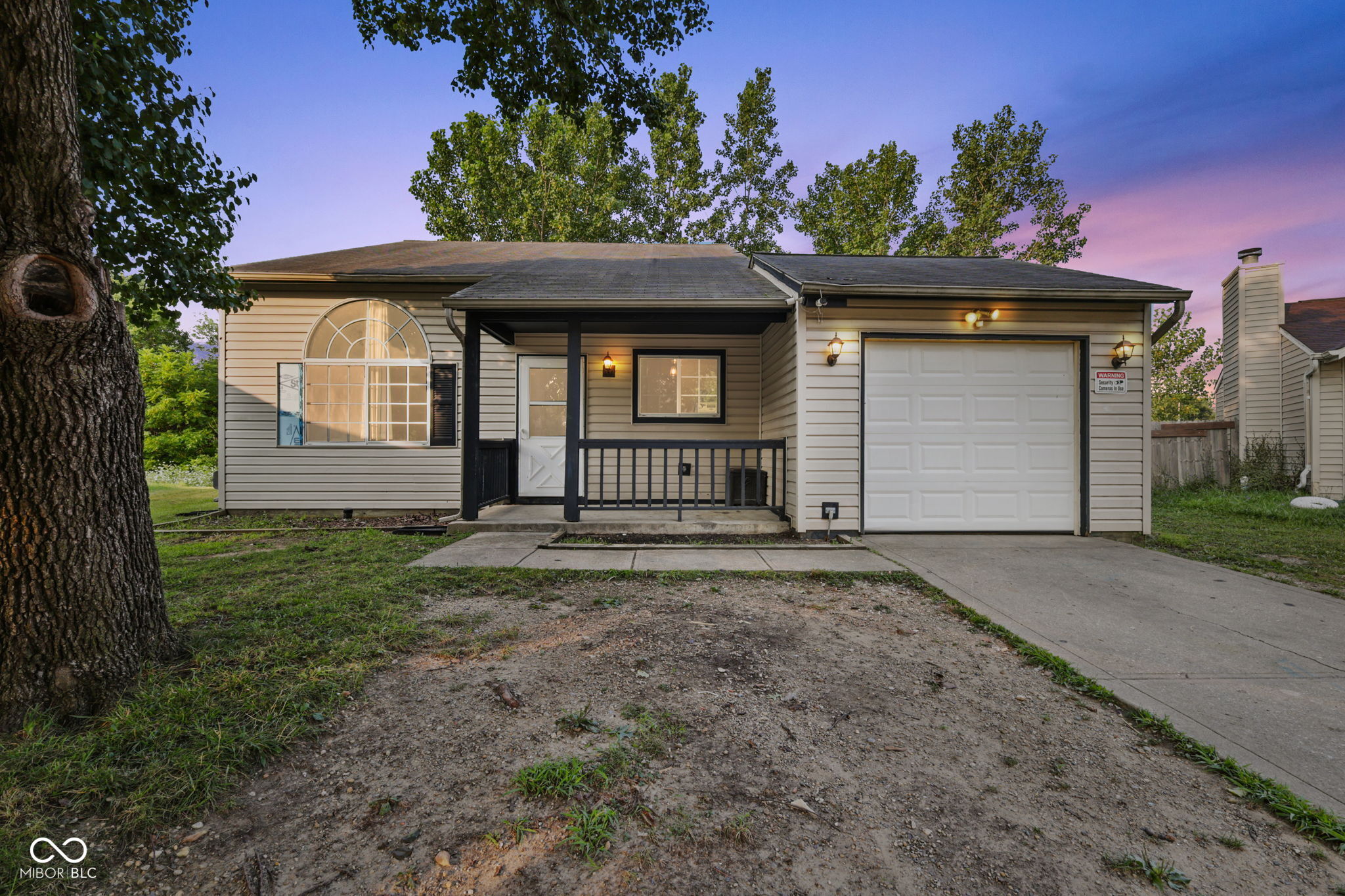1819 Keystone Lakes Drive Property Photo 1