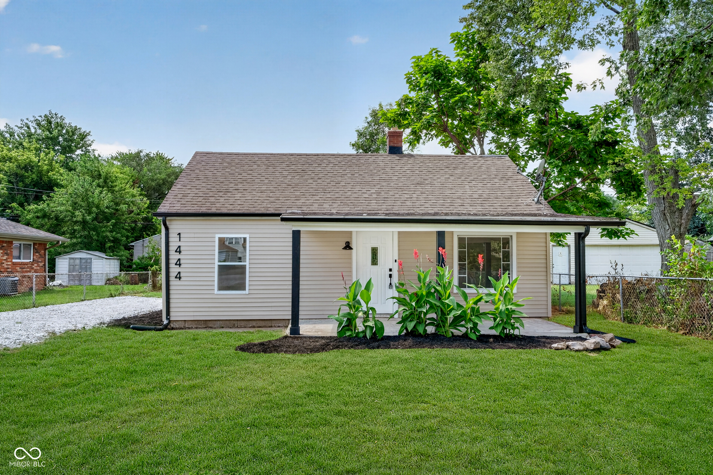 1444 S Whitcomb Avenue Property Photo 1