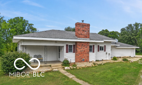 2578 E Vandalia Property Photo 1