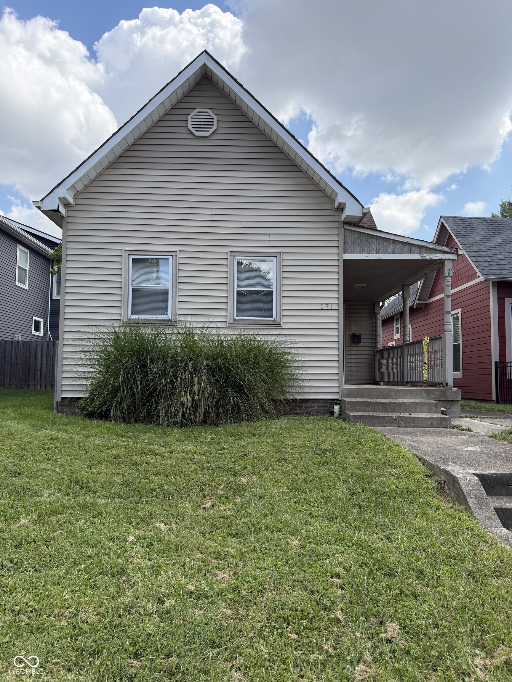 231 N Summit Street Property Photo 1
