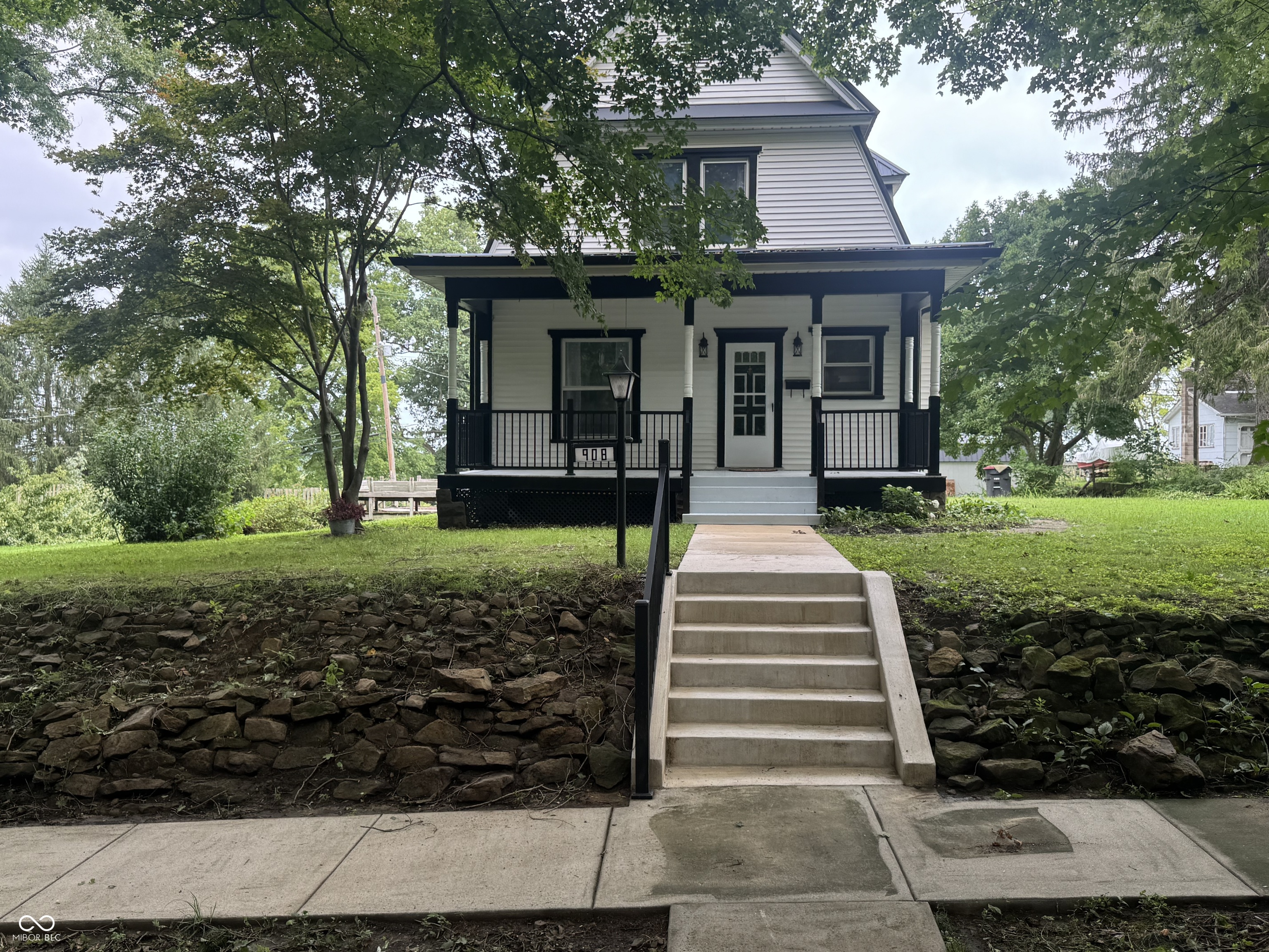 908 Park Property Photo 1