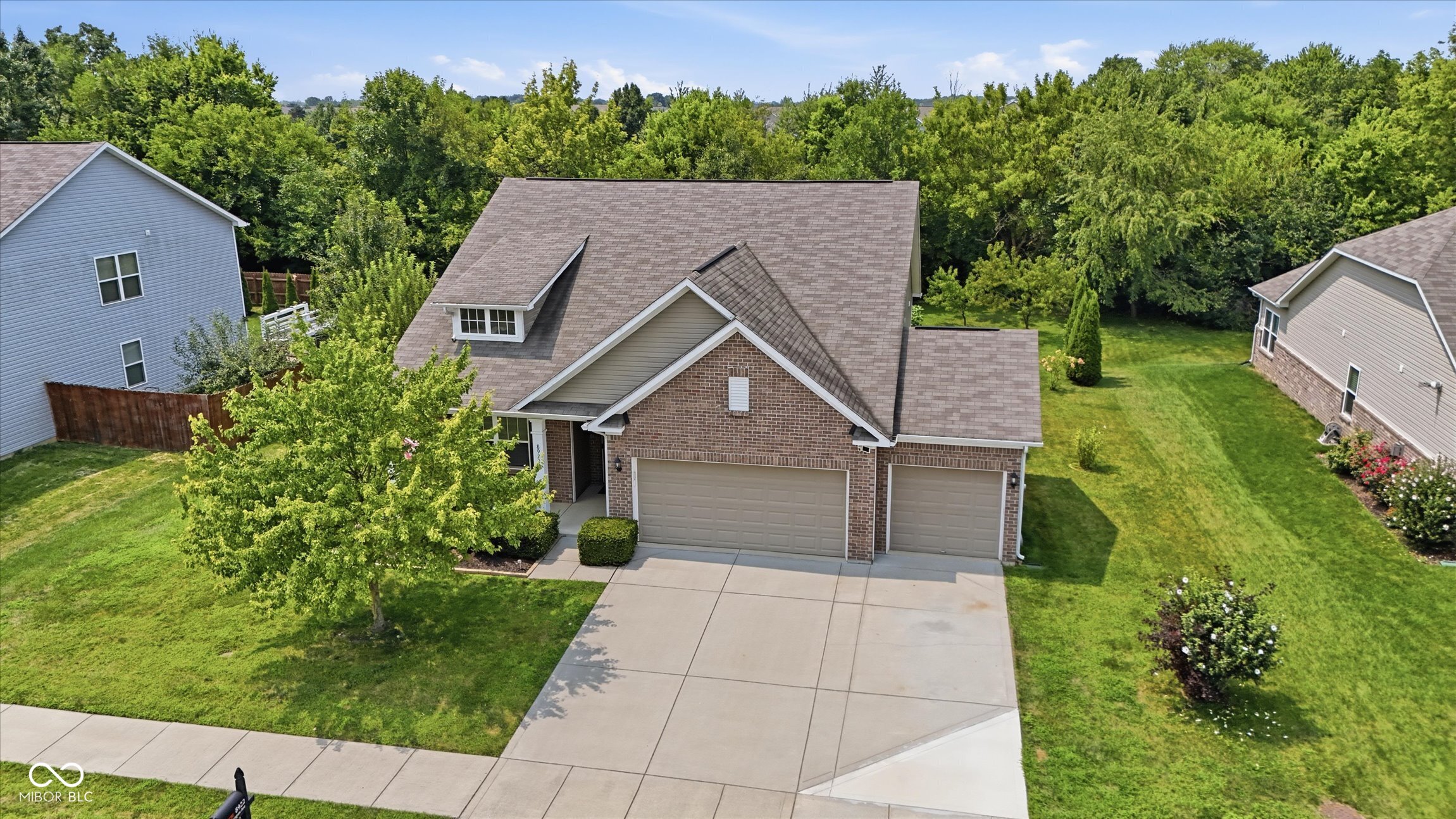 8922 N Springview Drive Property Photo 1