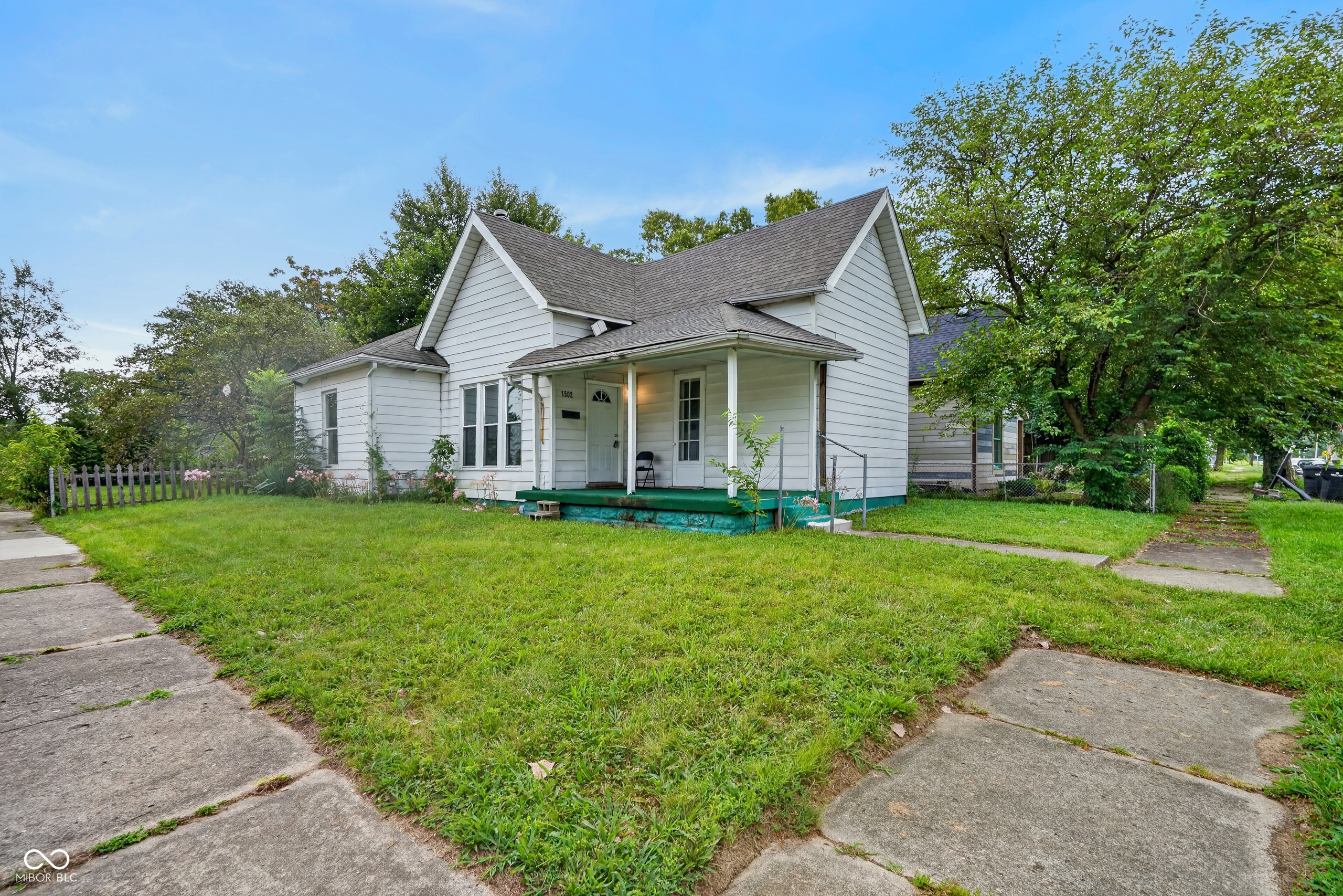 1502 Cedar Property Photo 1