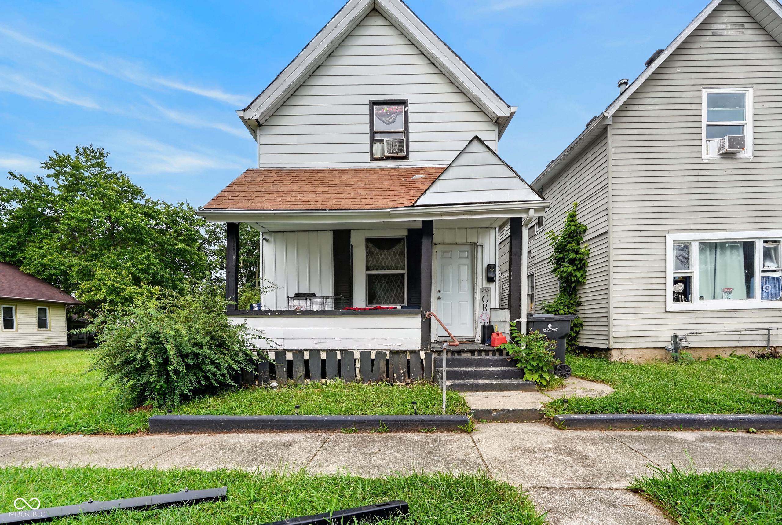 2415 Cedar Property Photo 1