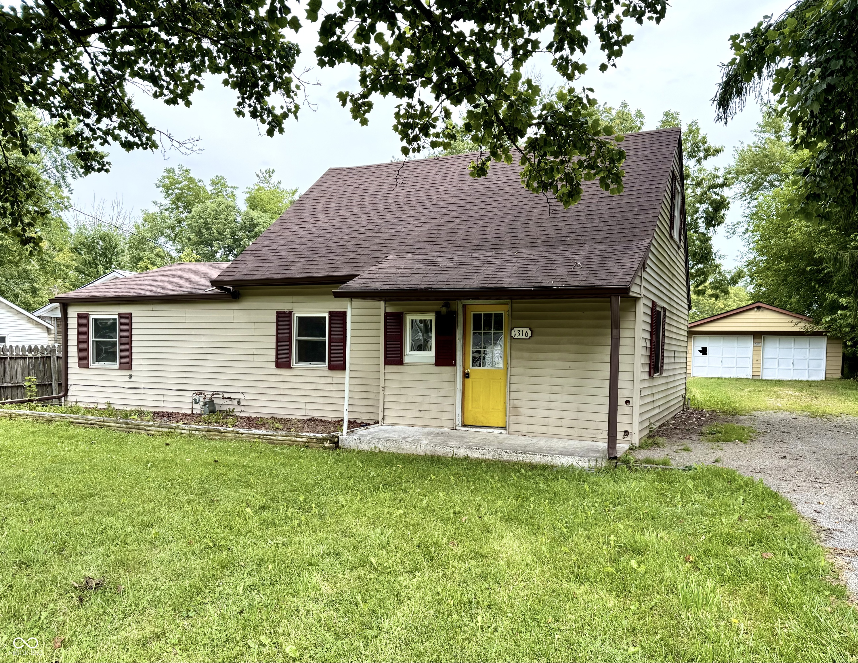 1316 R Avenue Property Photo 1