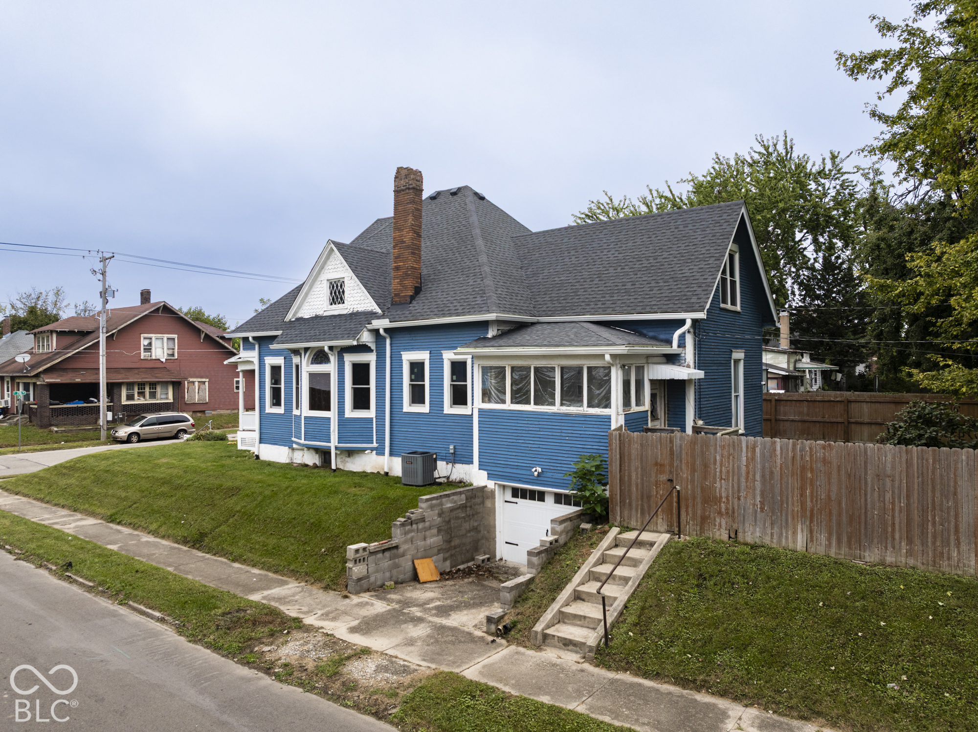 401 E 7th Street