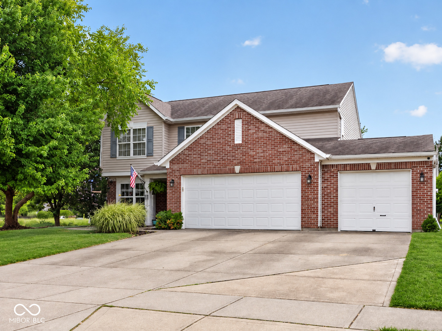 5507 Gainesway Drive Property Photo 1