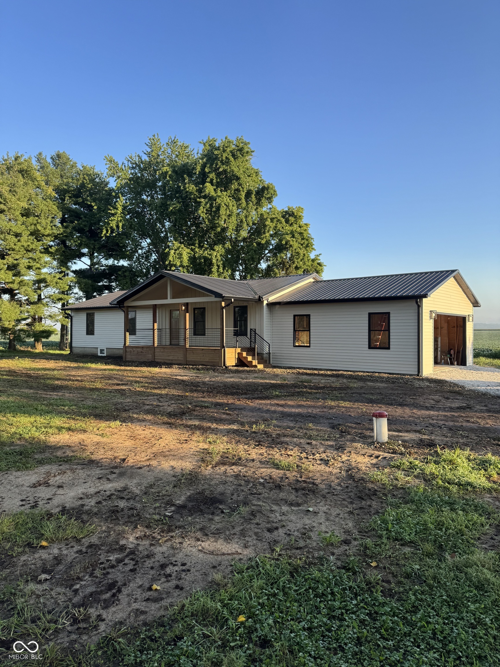 3218 W 260 N Road Property Photo 1