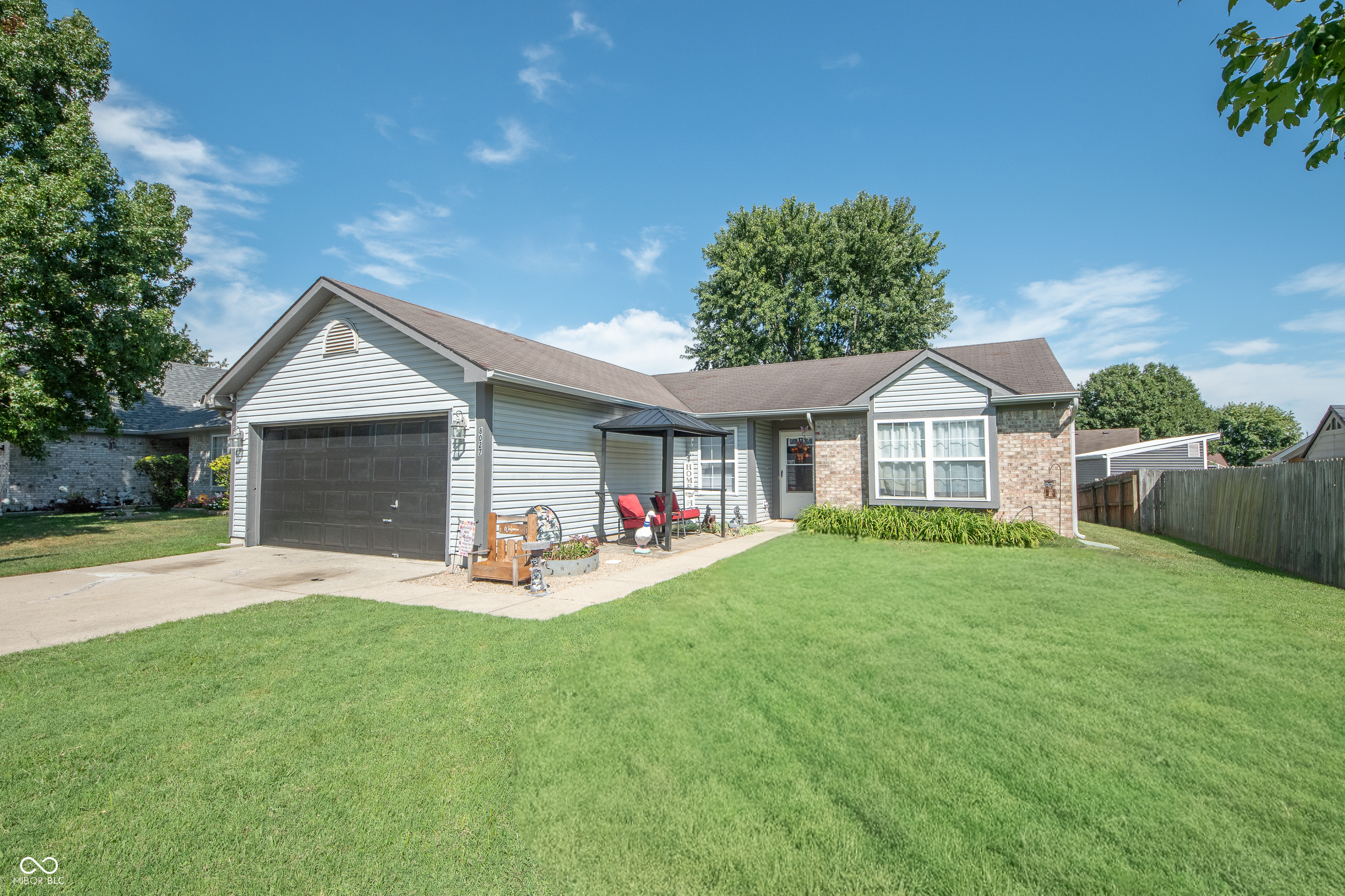 8027 N Burbrink Drive Property Photo 1