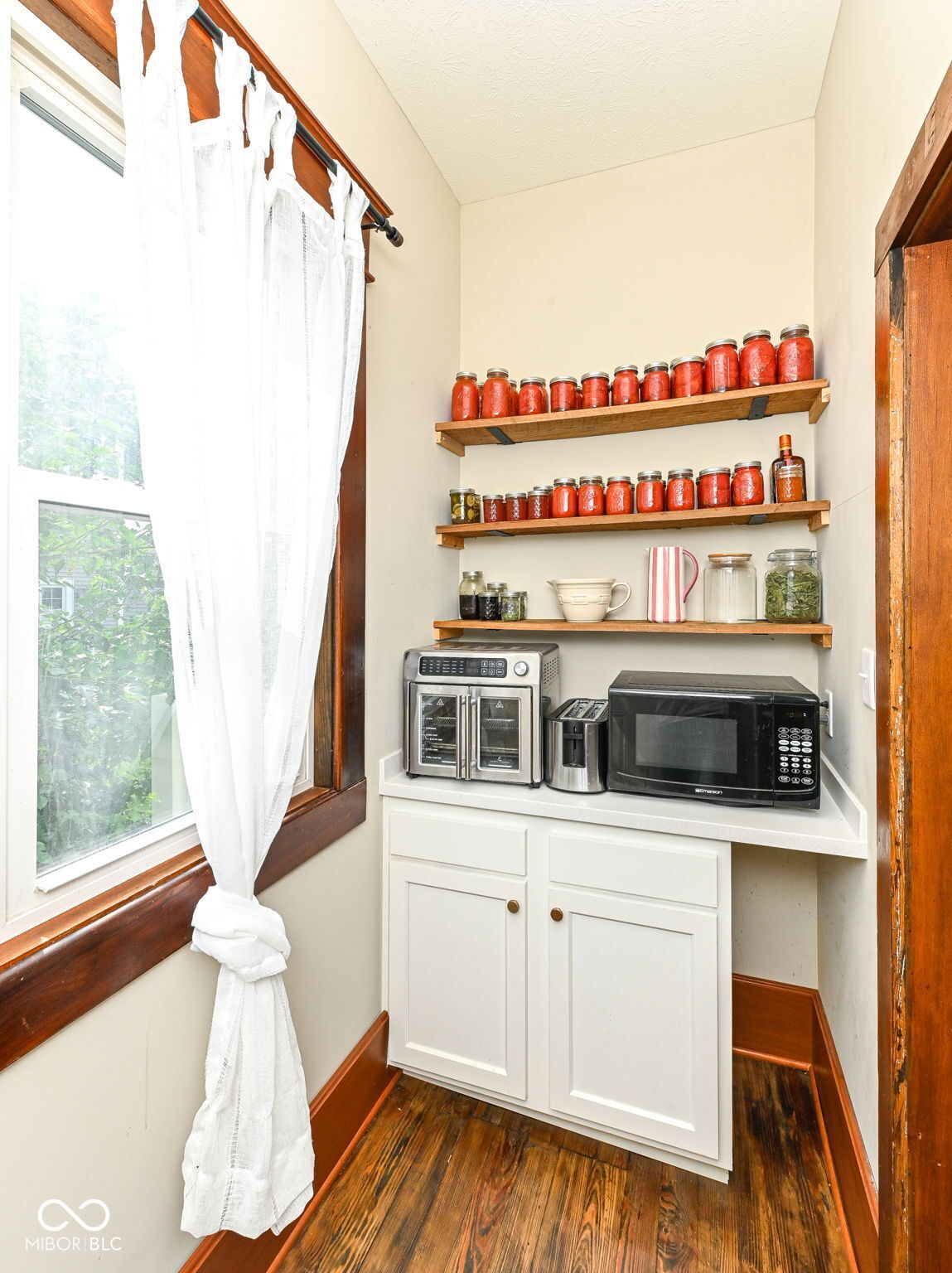 232 E State Street Property Photo 10