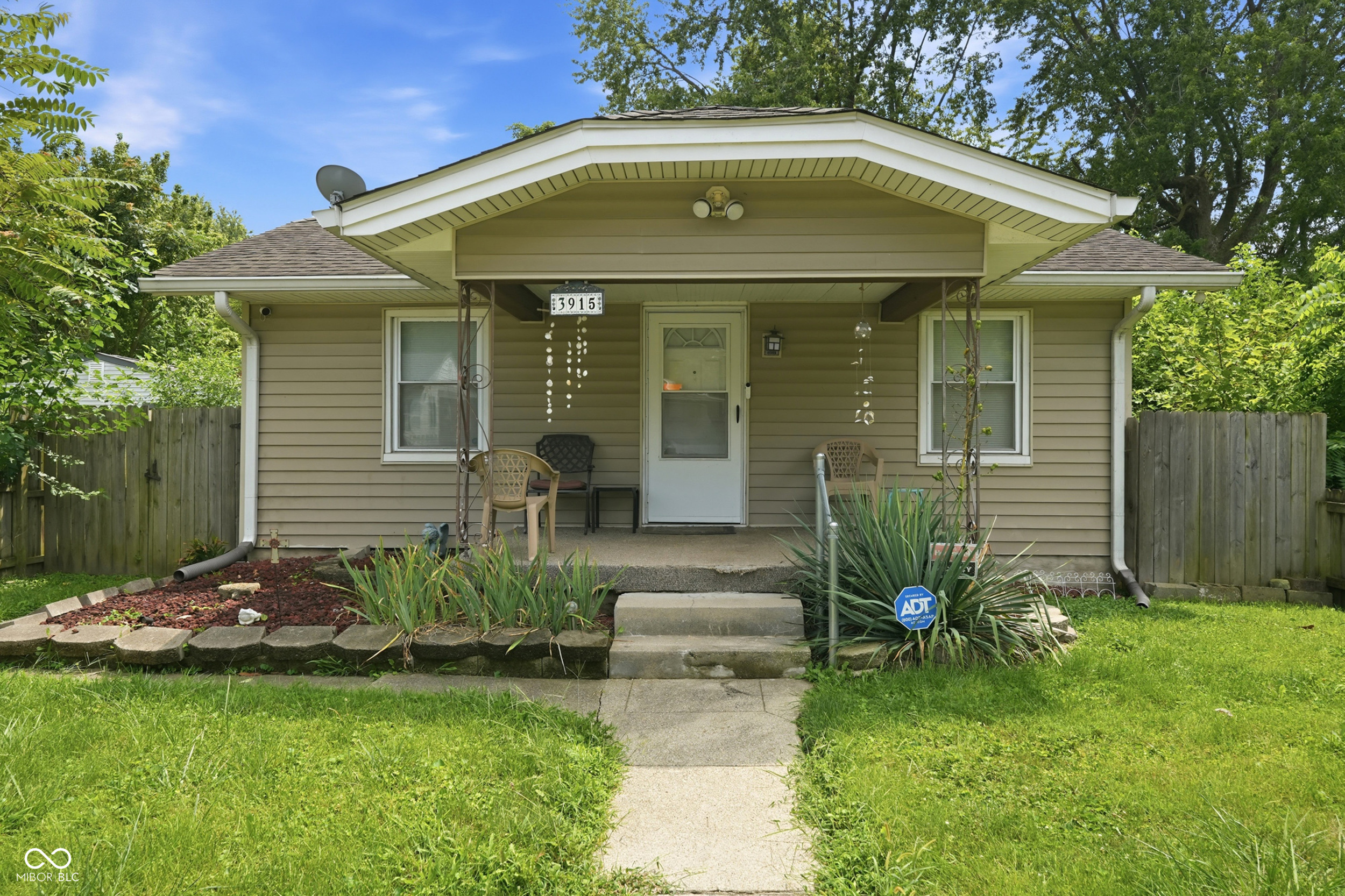 3915 E 12th Street Property Photo 1