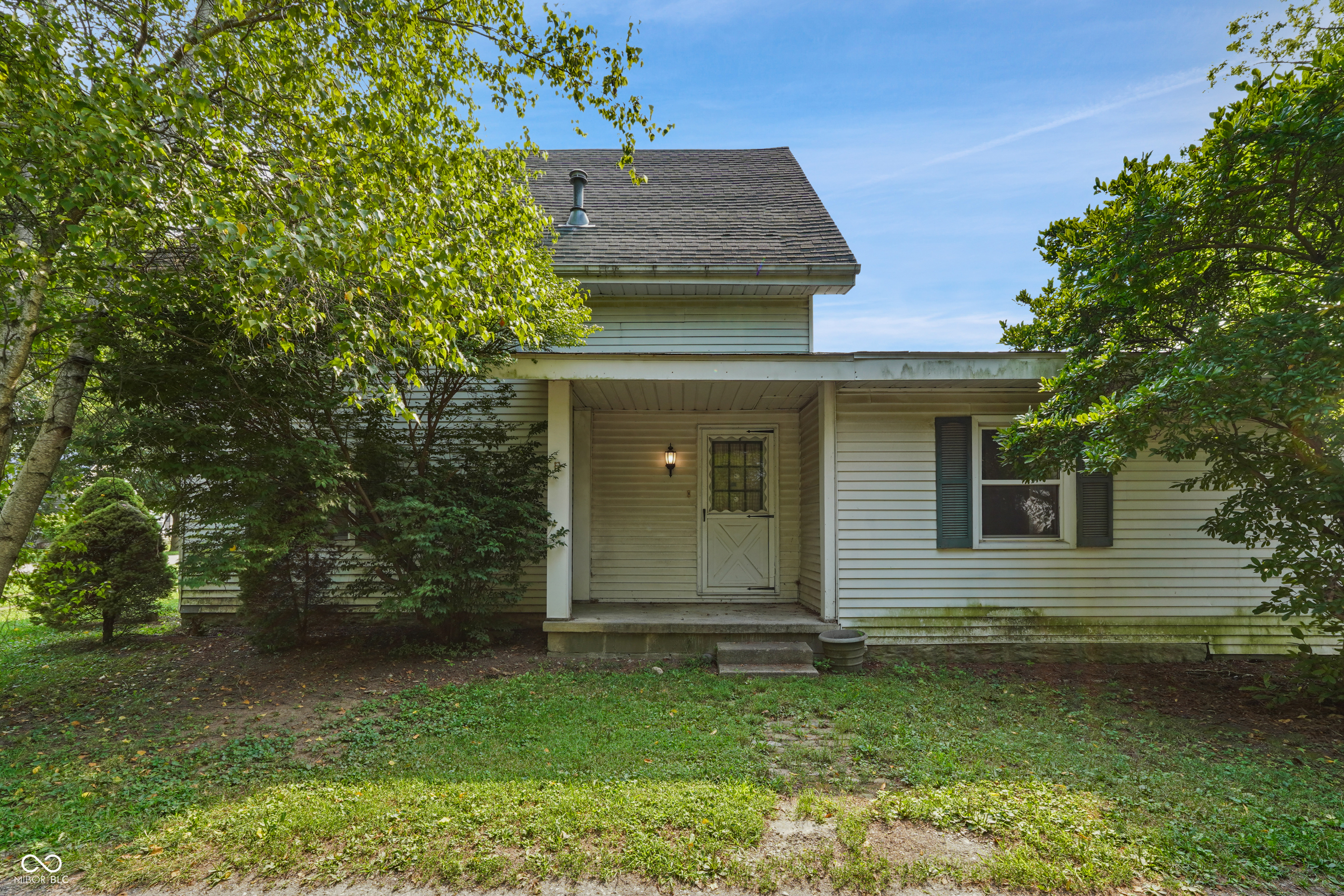305 E Walnut Street Property Photo 1