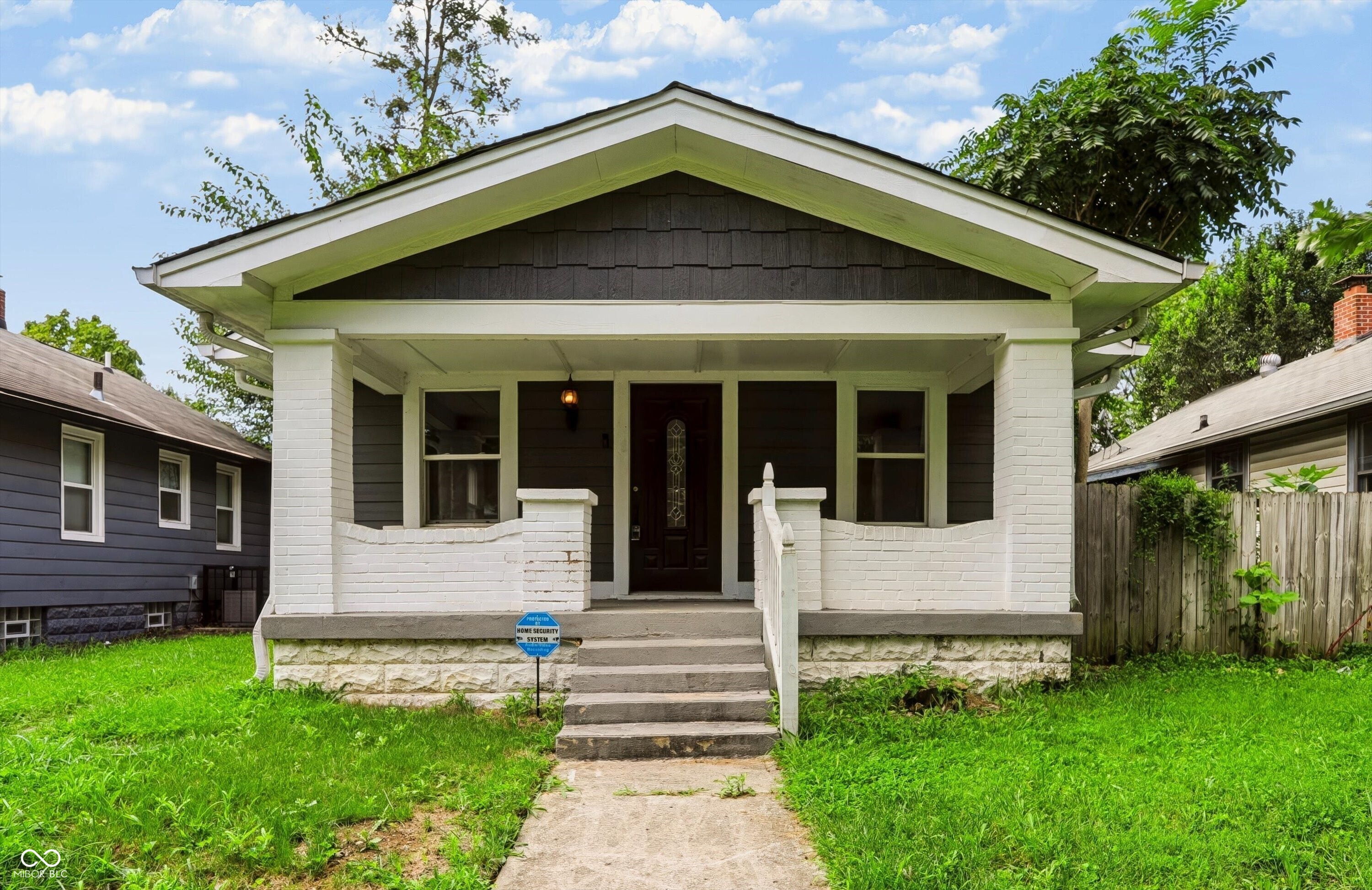 1424 N Gladstone Avenue Property Photo 1