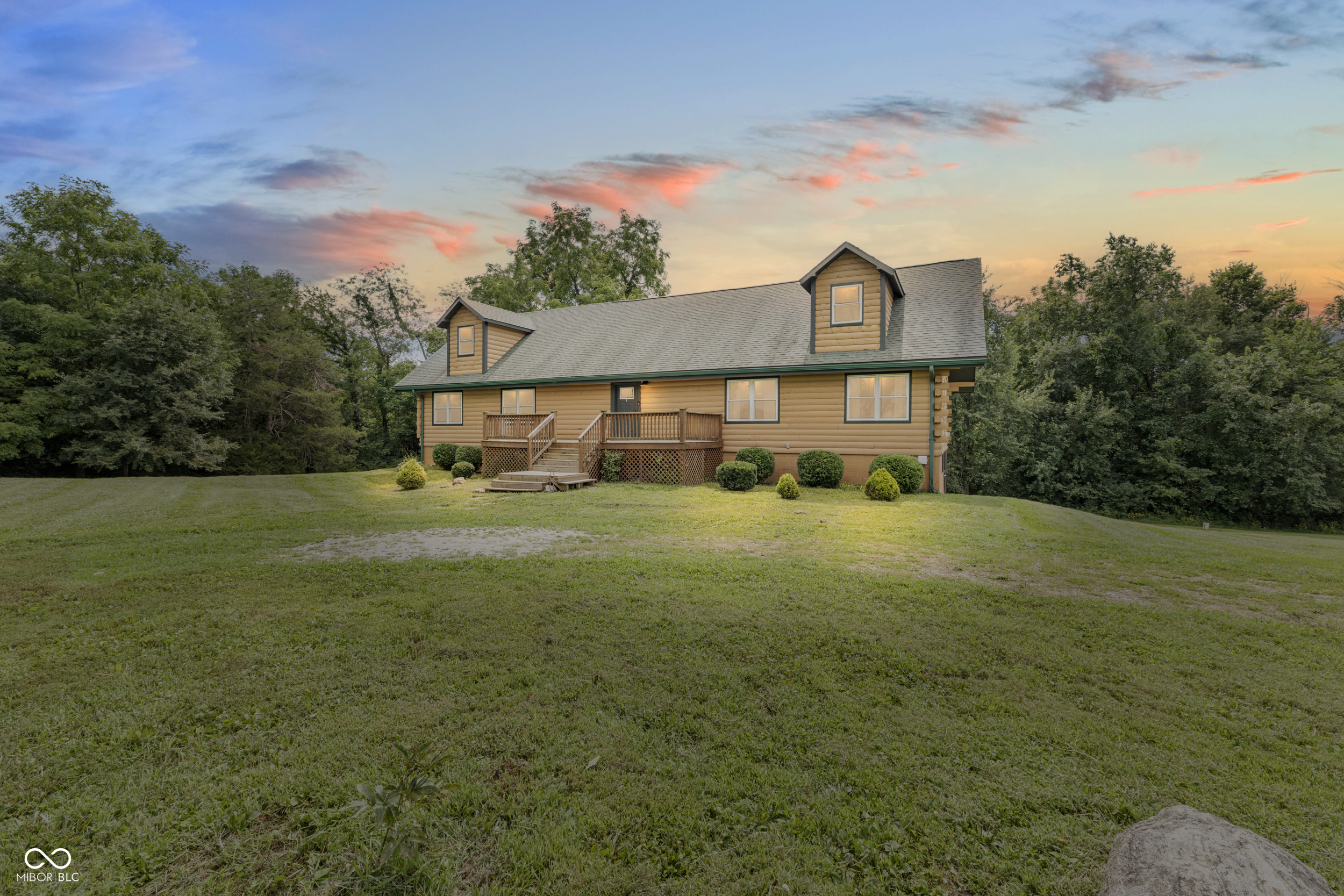 9643 W 600 Property Photo 1