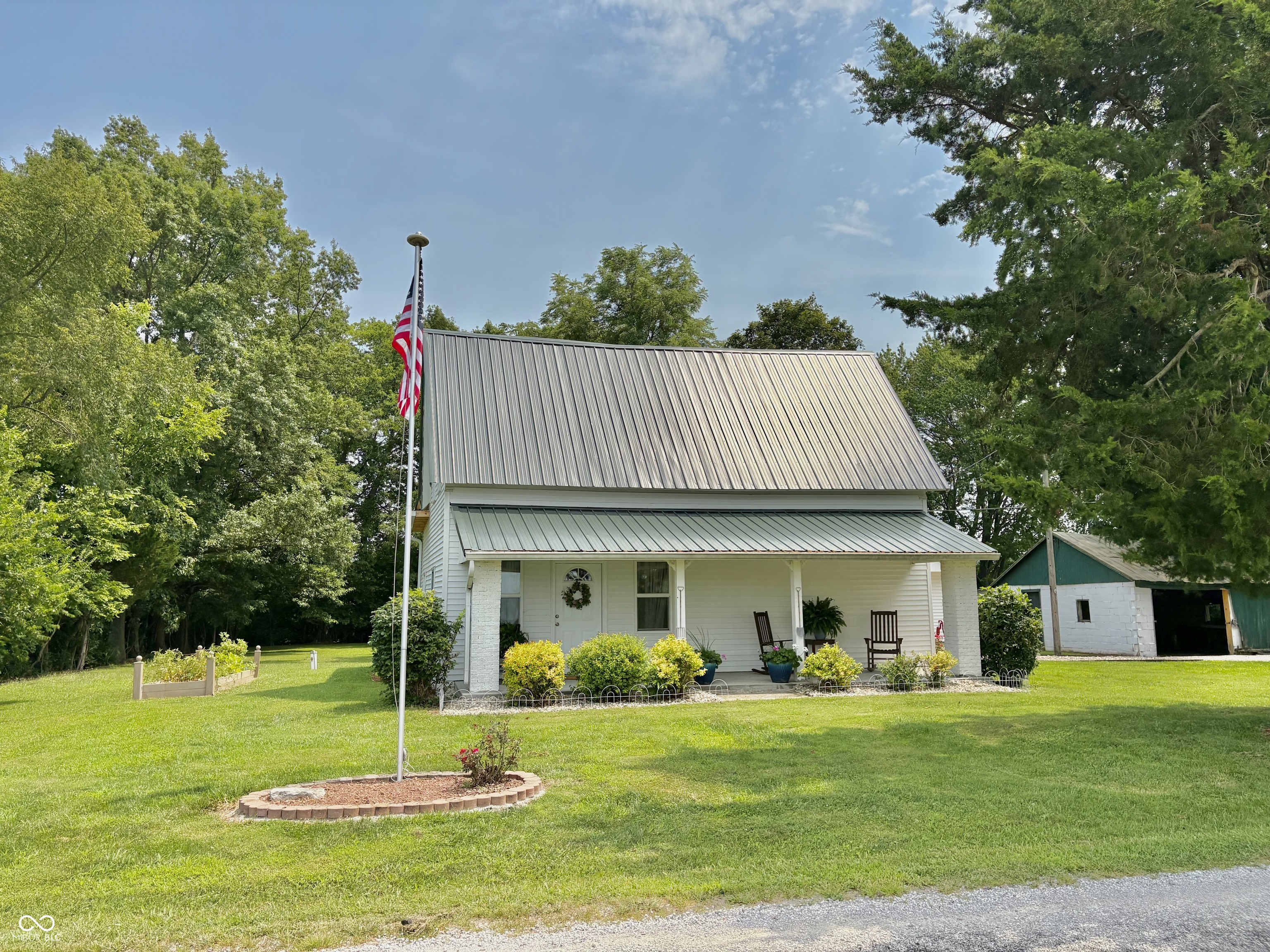 3987 N Bowman Road Property Photo 1