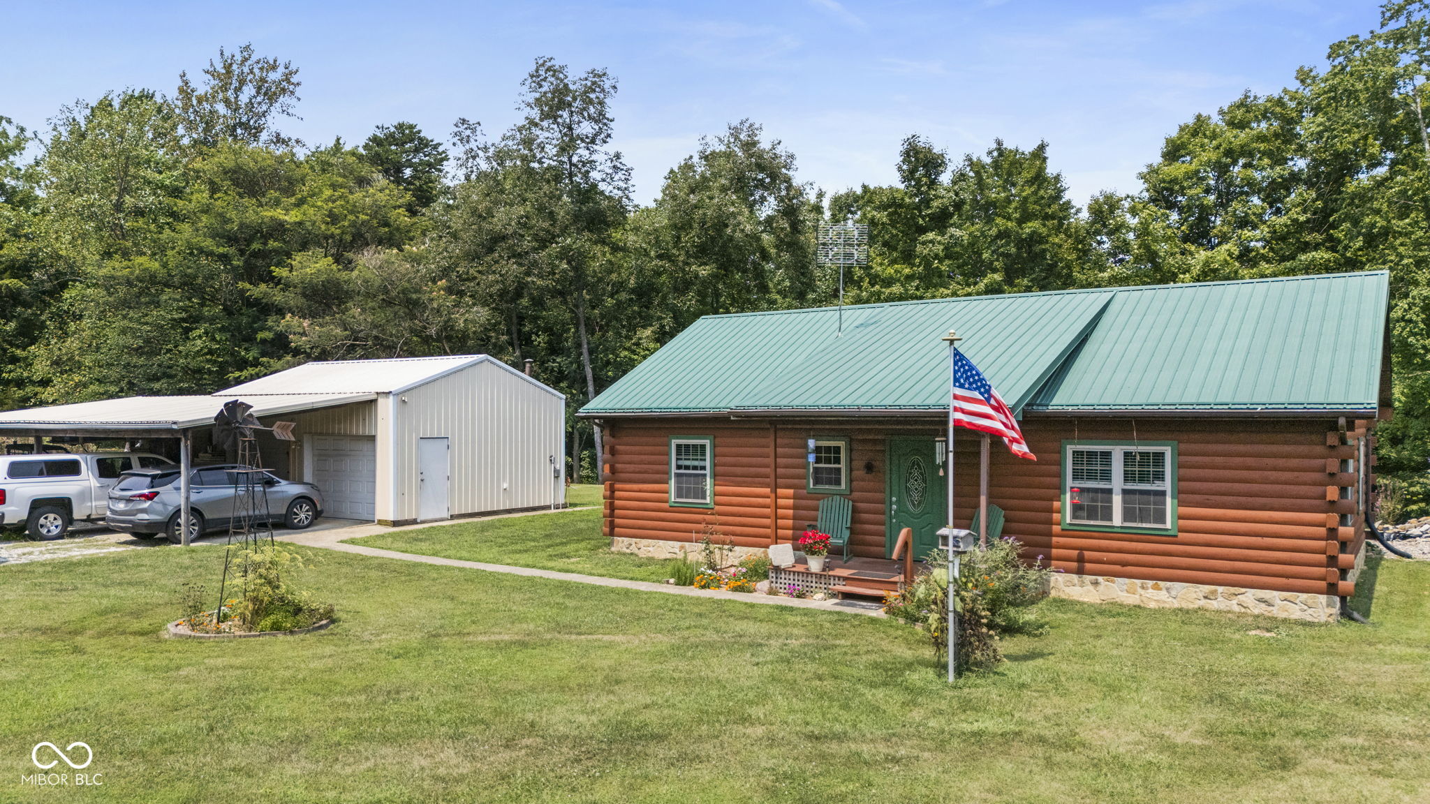 320 E Rooster Hill Road Property Photo 1
