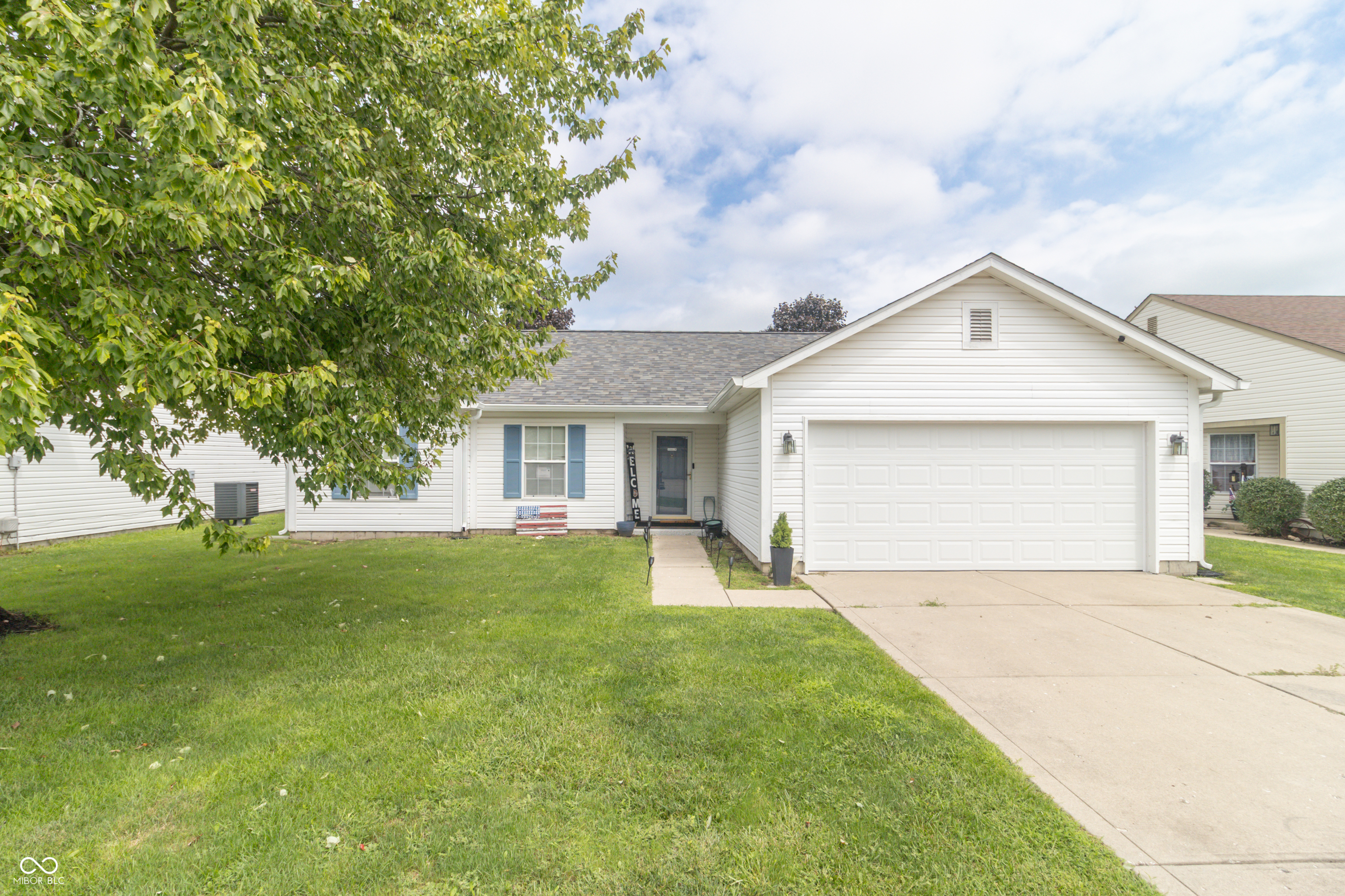 1156 E Mill Run Boulevard Property Photo 1
