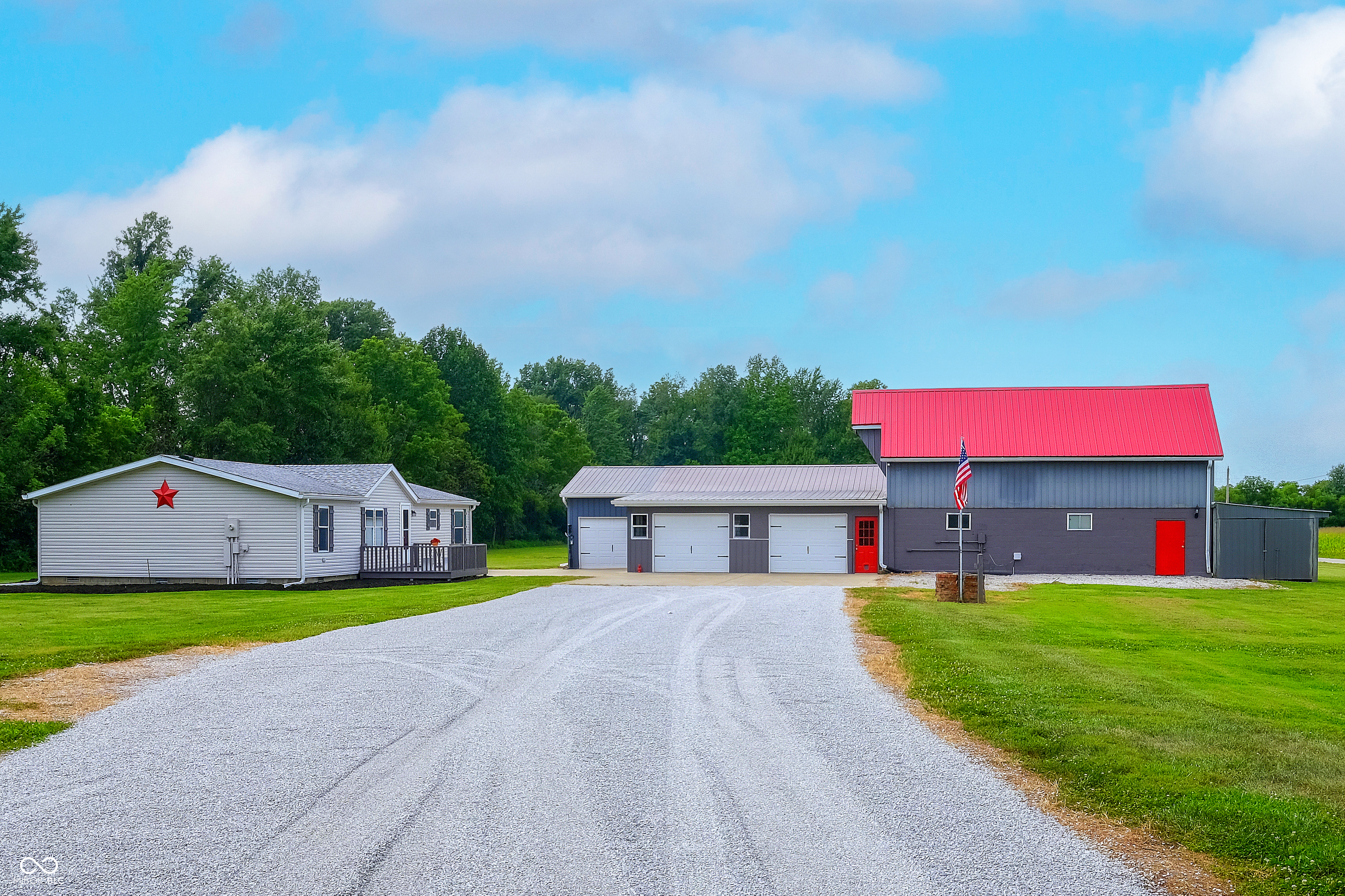 7516 S County Road 100 Property Photo 1