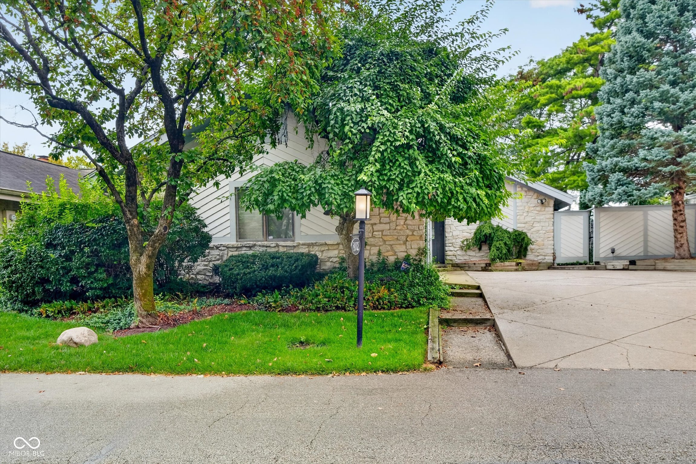 8002 Dean Road Property Photo 1