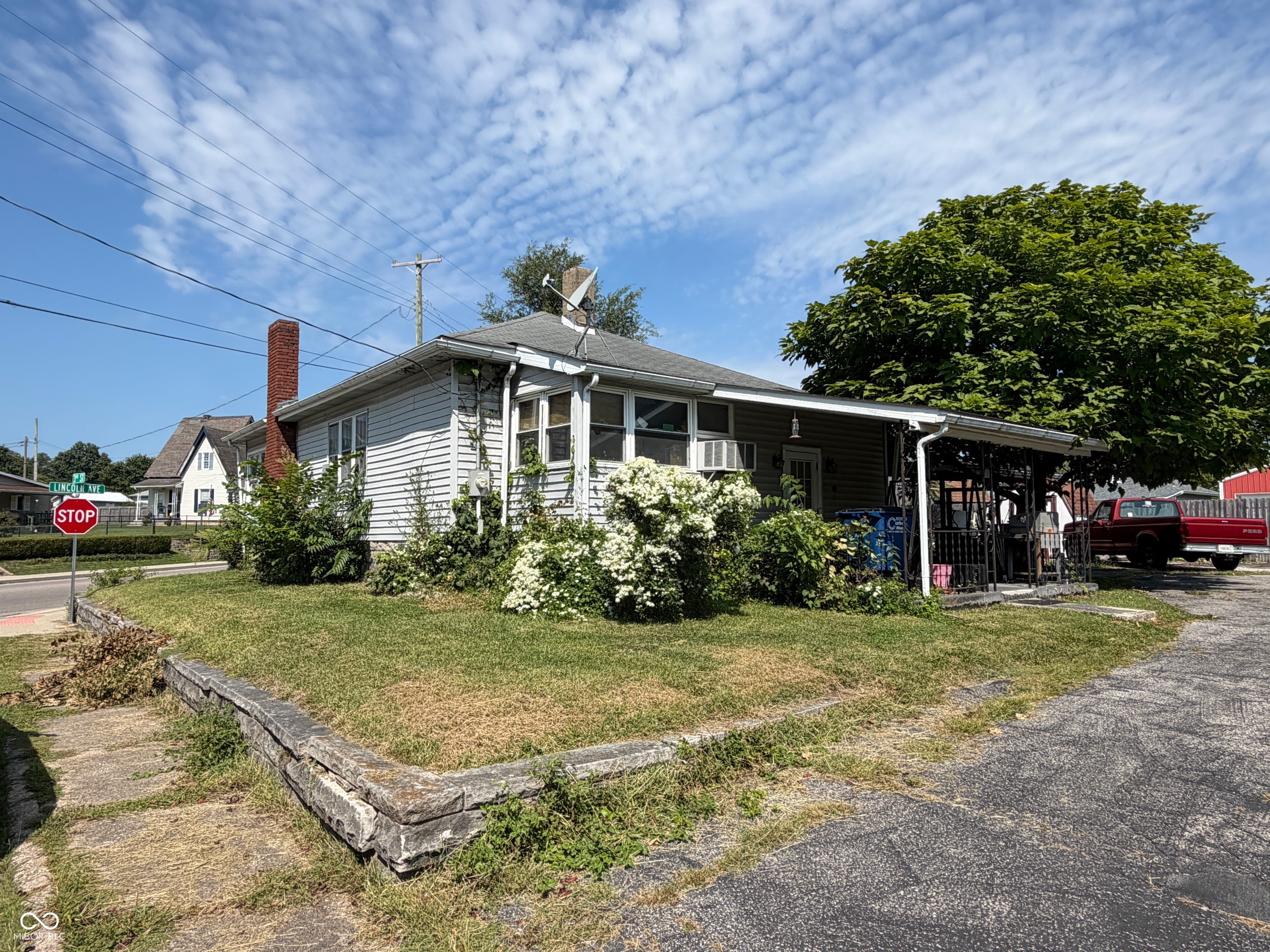 222 Lincoln Avenue Property Photo 1
