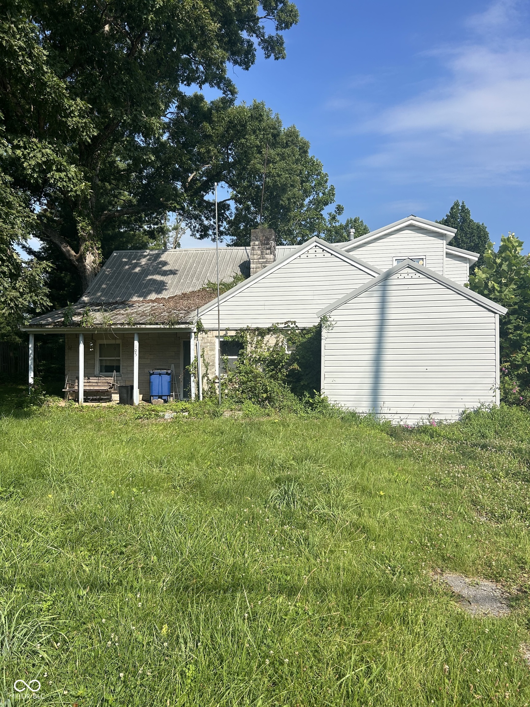 105 Heltonville Road Property Photo 1