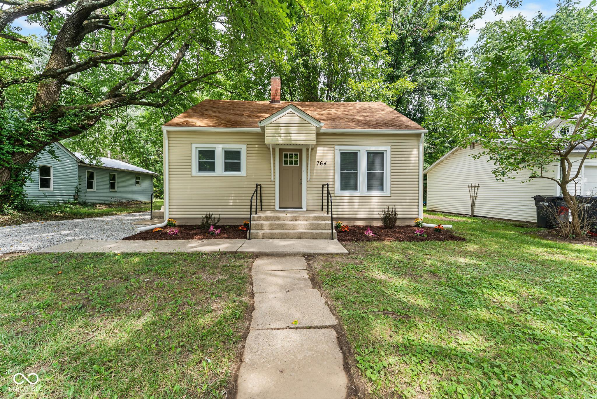 764 W Bellevue Avenue Property Photo 1