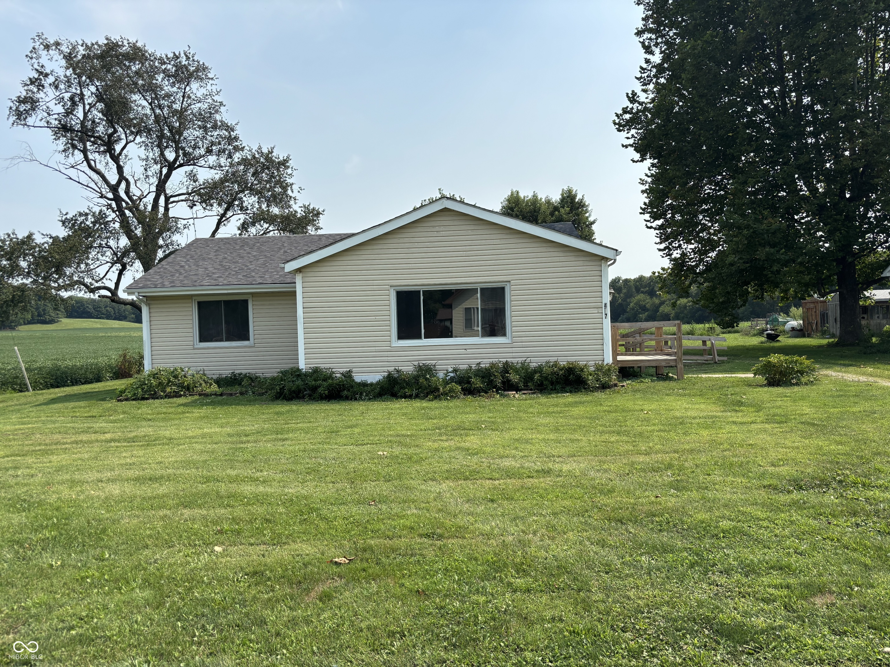407 E Log Street Property Photo 1