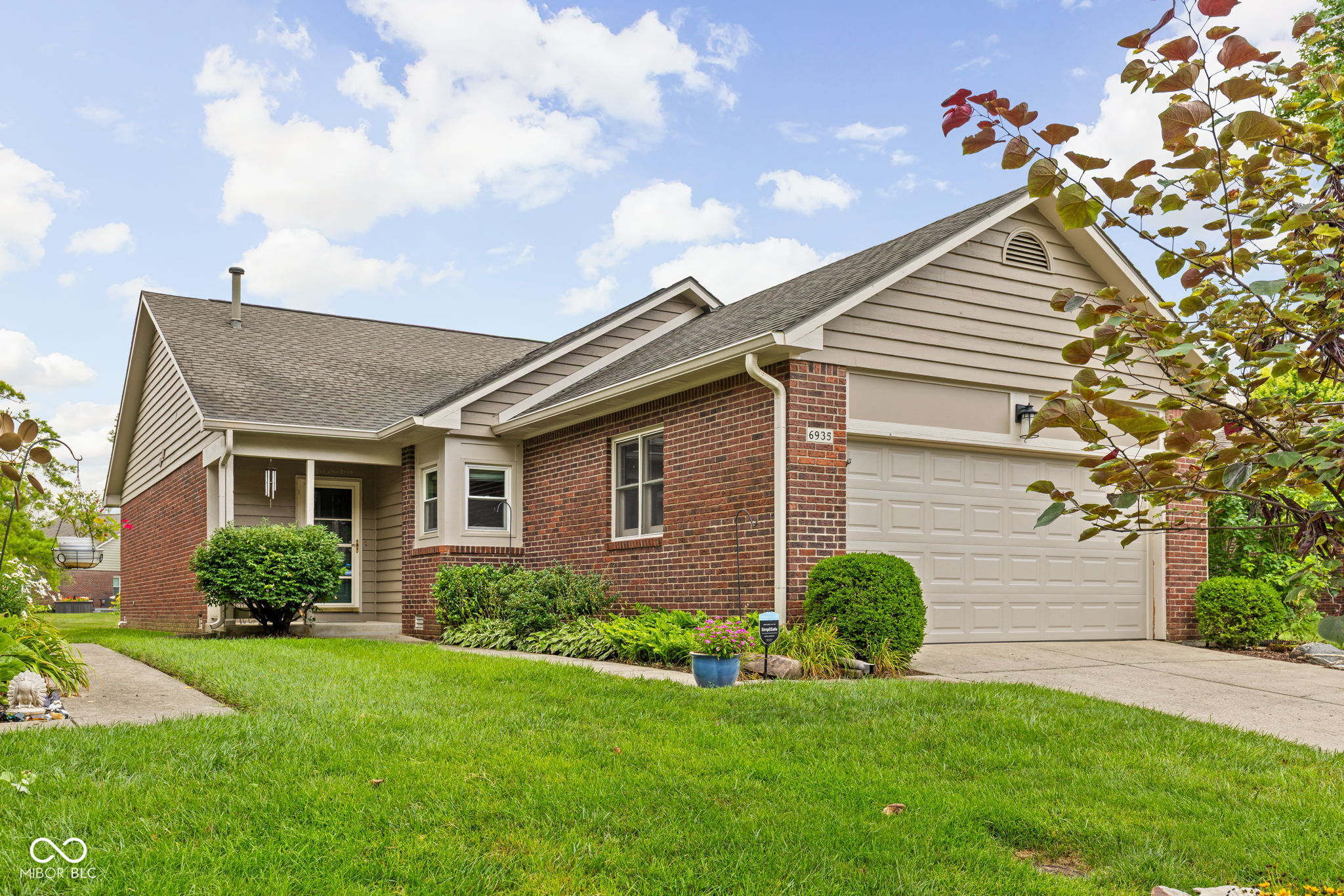 6935 Steinmeier Drive Property Photo 1