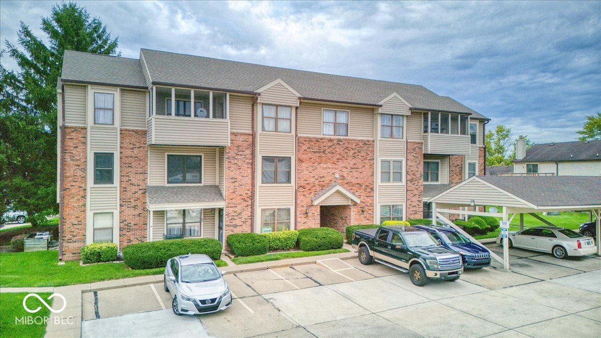 1763 Wellesley Lane 2-a Property Photo 1