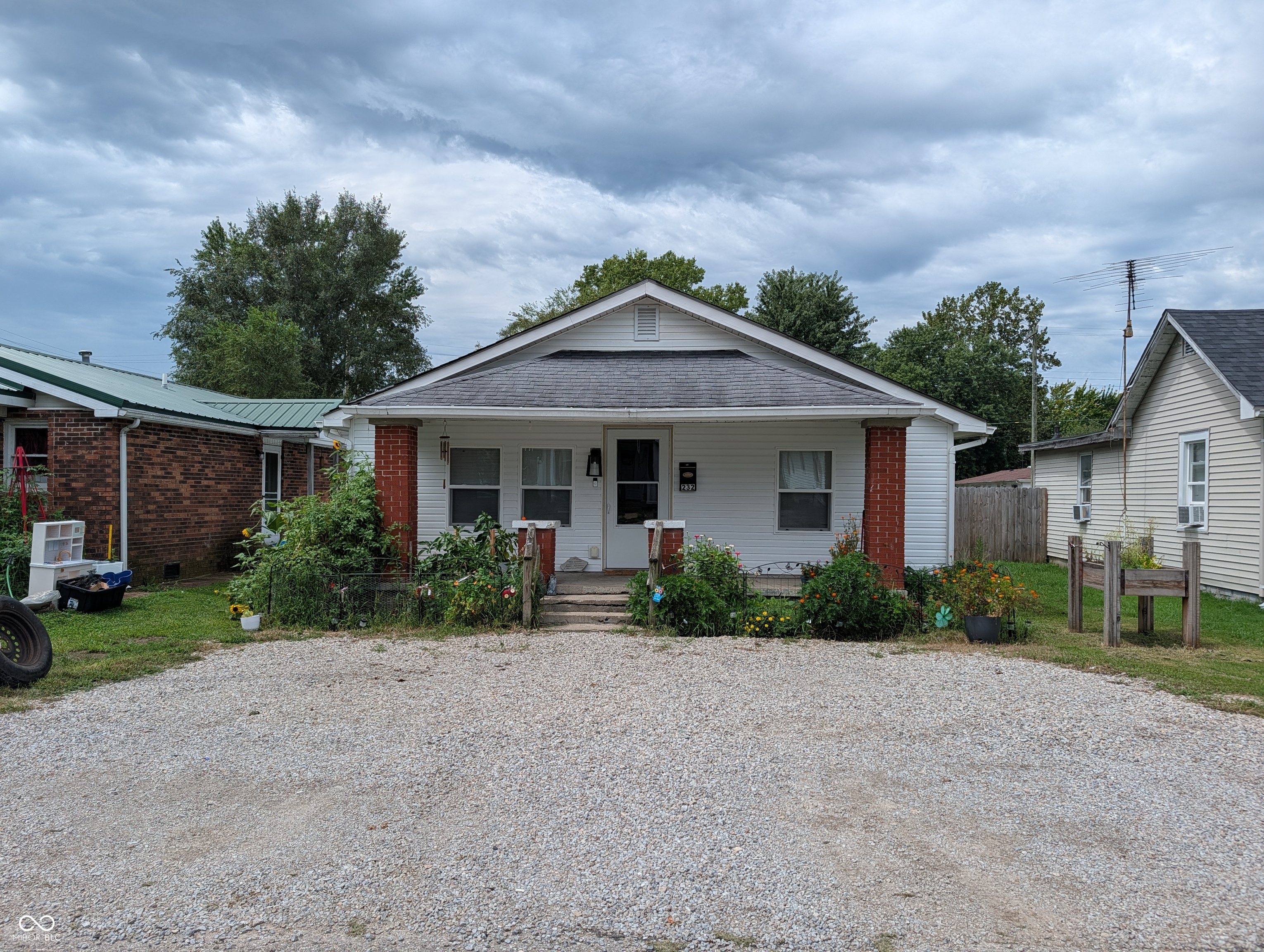 232 Pence Street Property Photo 1