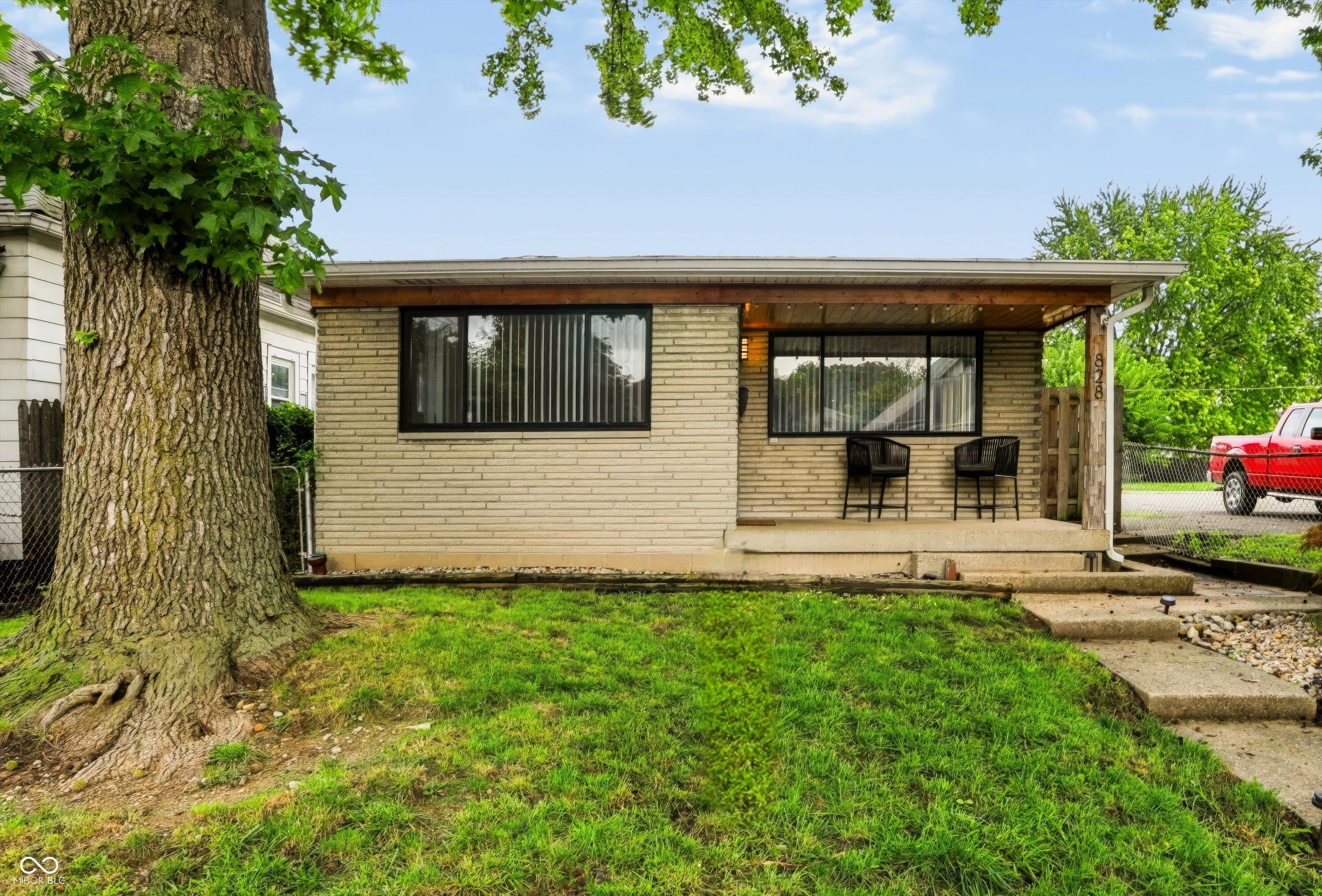828 Cottage Avenue