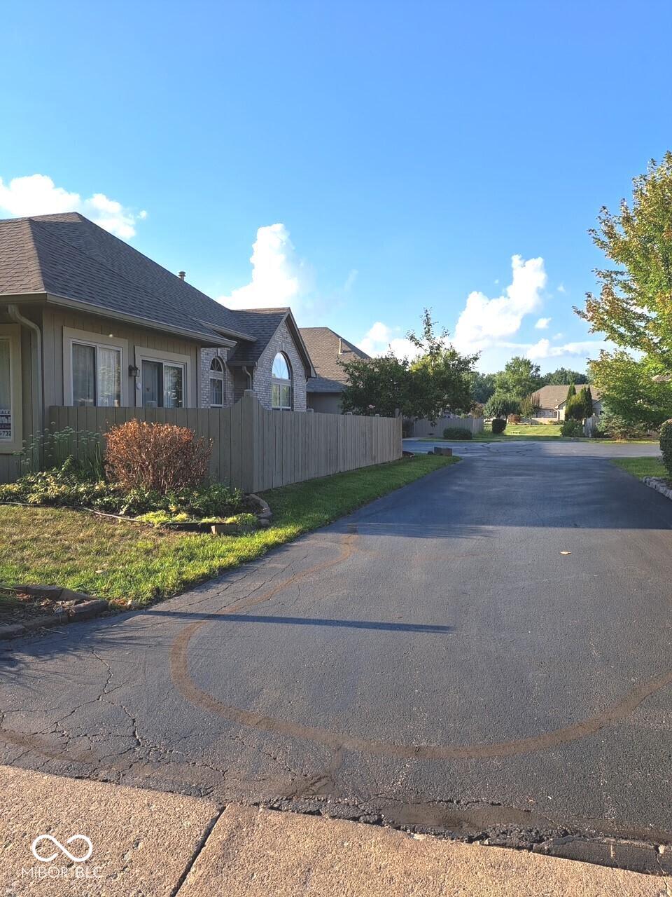 1618 Briarstone Way Property Photo 1