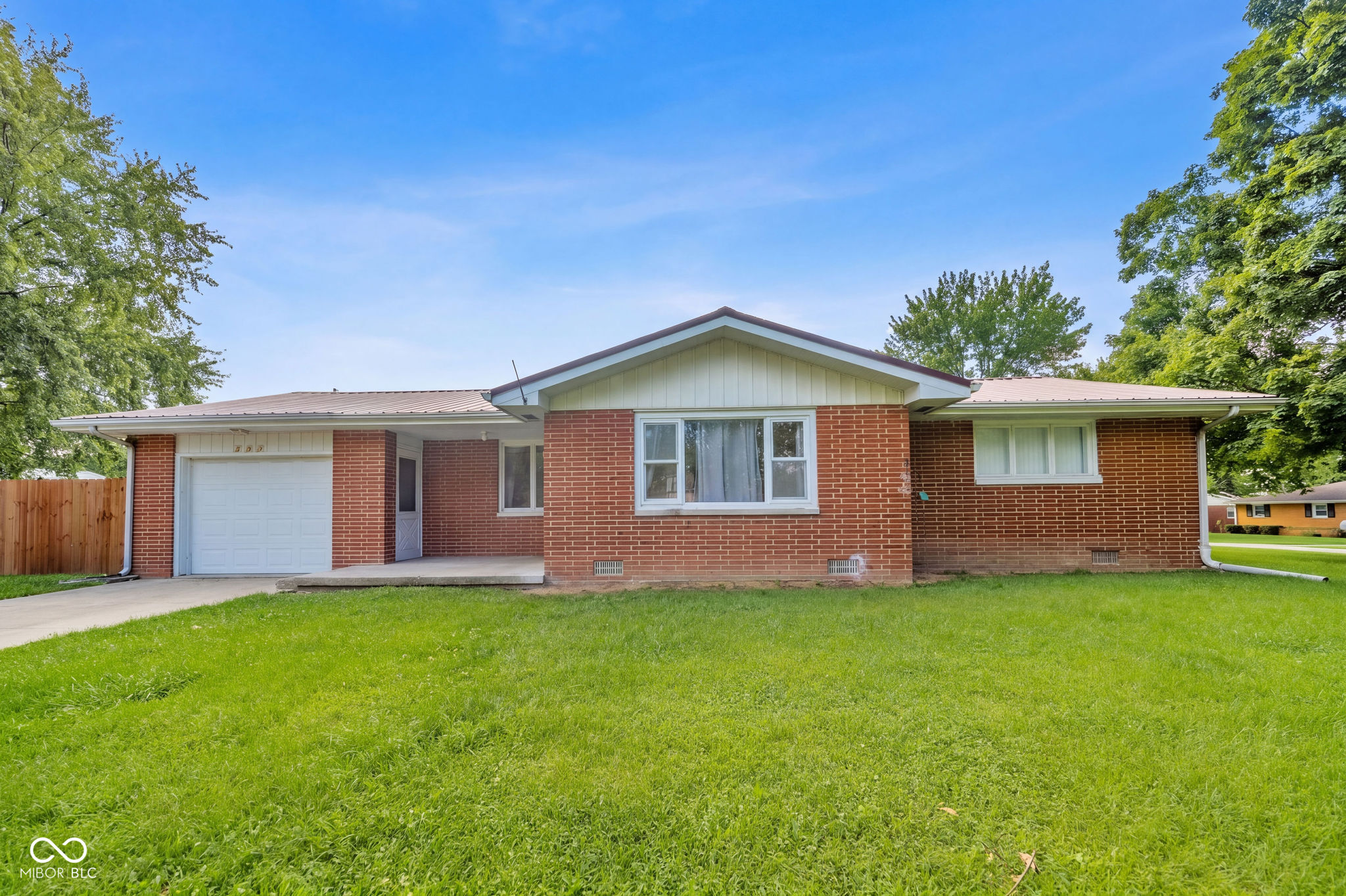 305 N Ellis Road