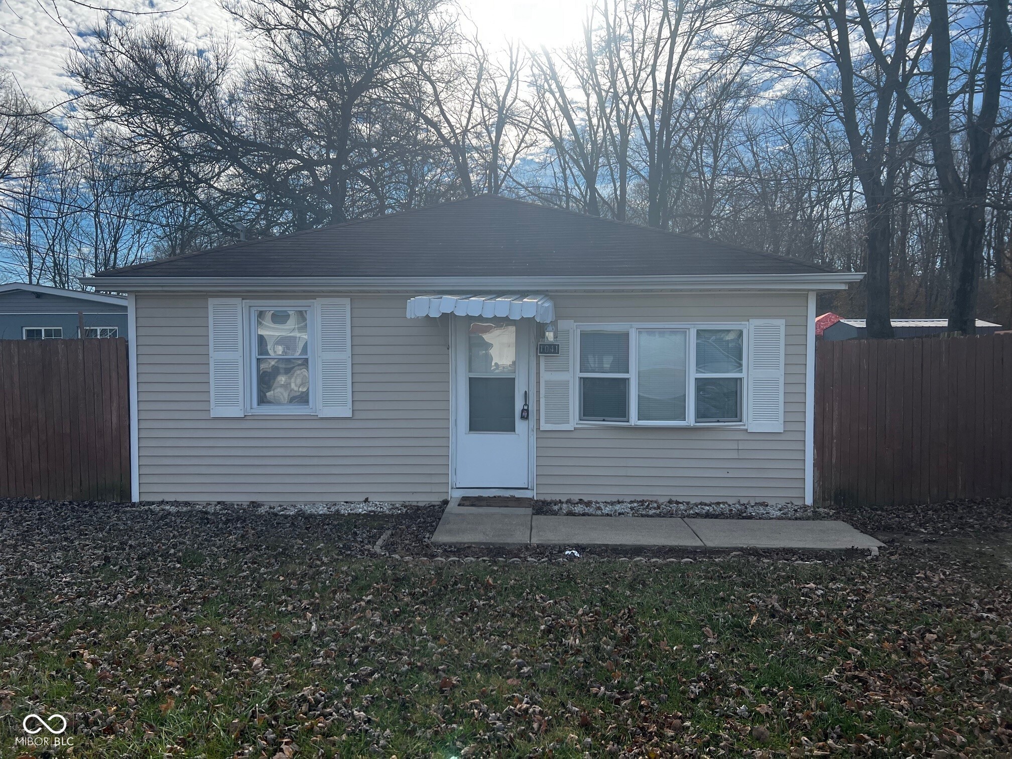 1041 W Hendricks Avenue Property Photo 1