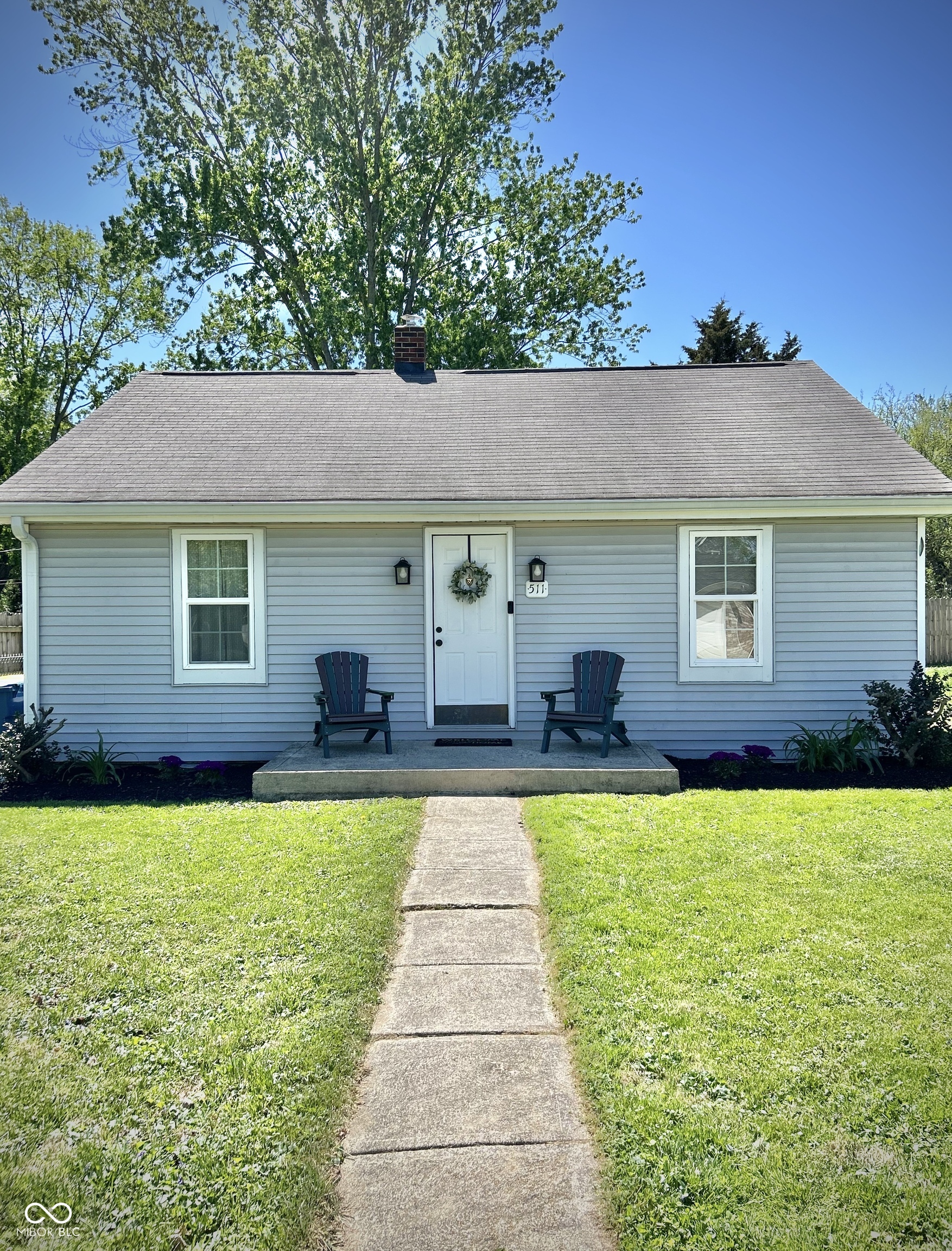 511 E Marion Avenue Property Photo 1