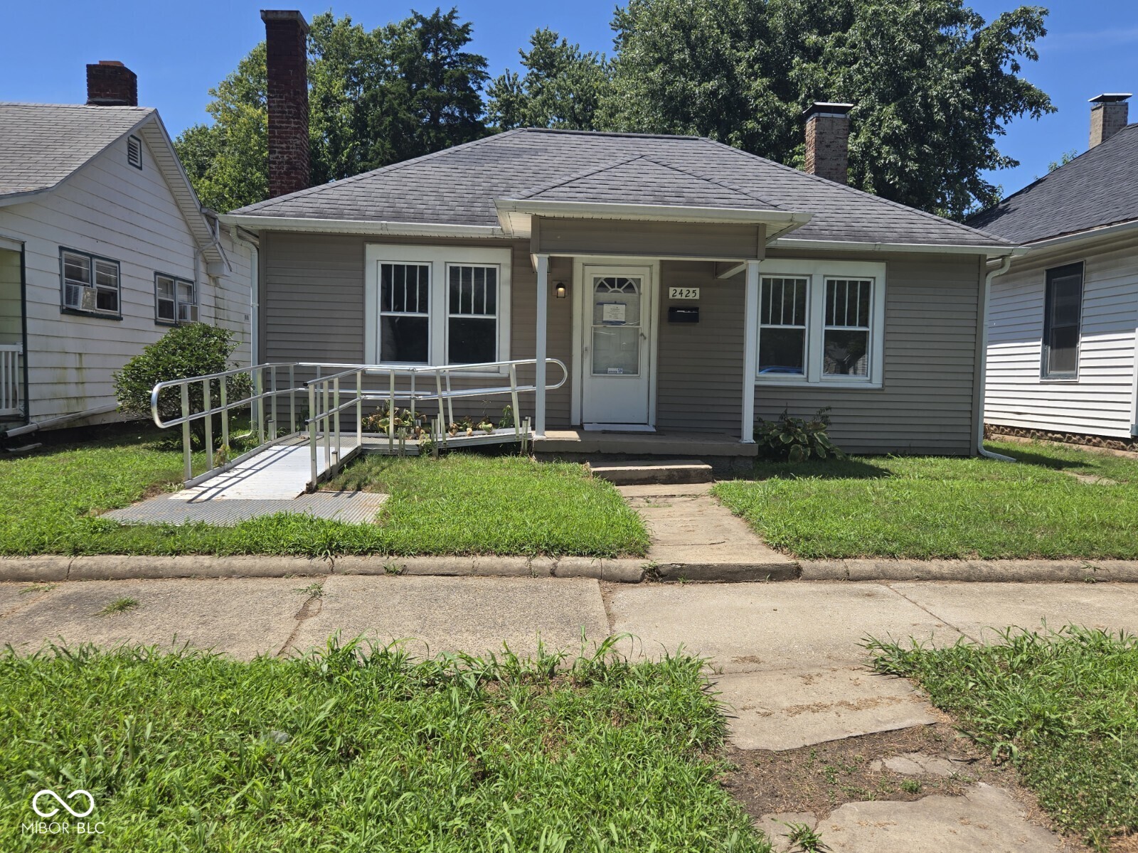 2425 S 6th Street Property Photo 1