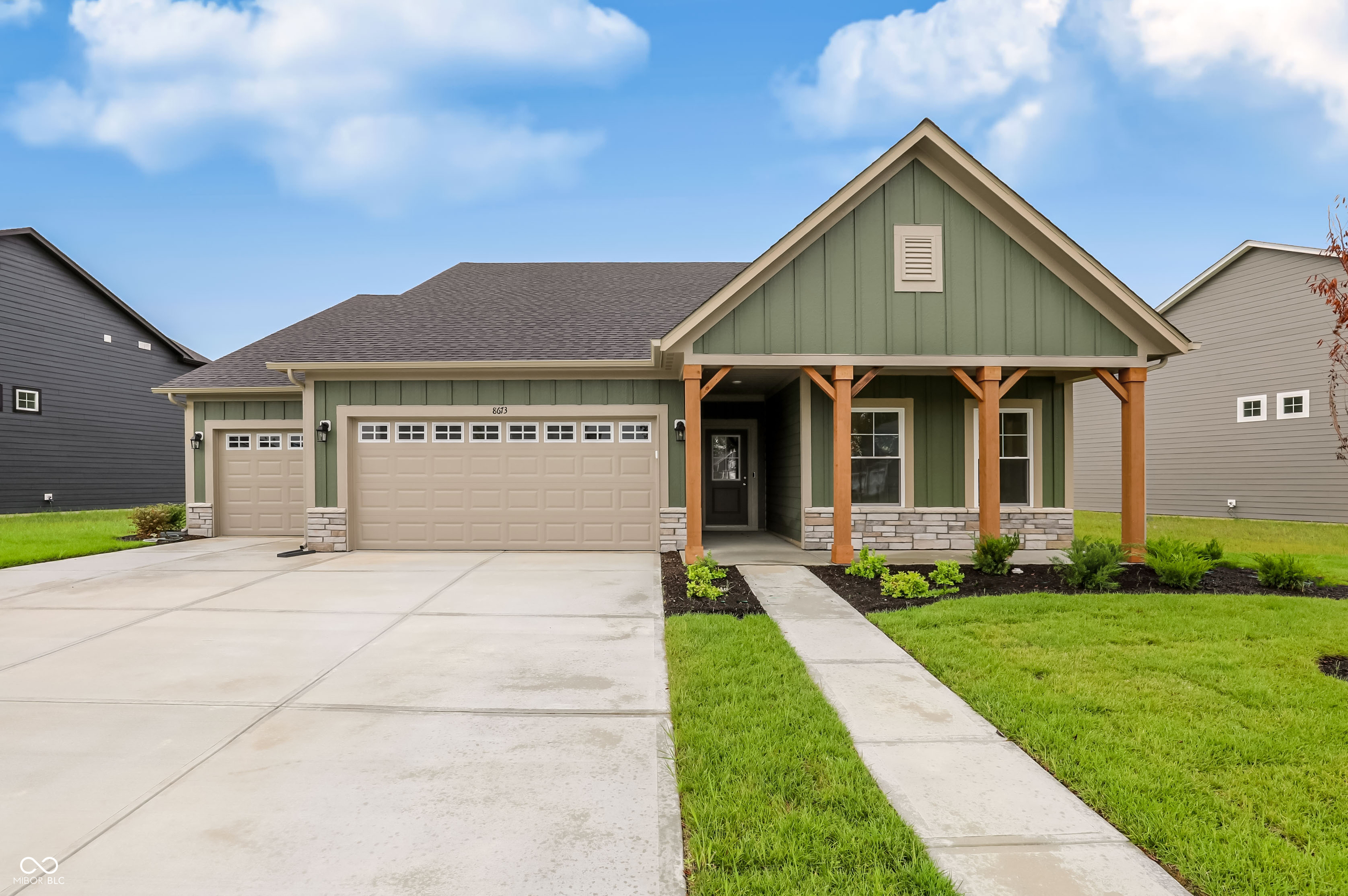 8673 Meadowlands Court Property Photo 1