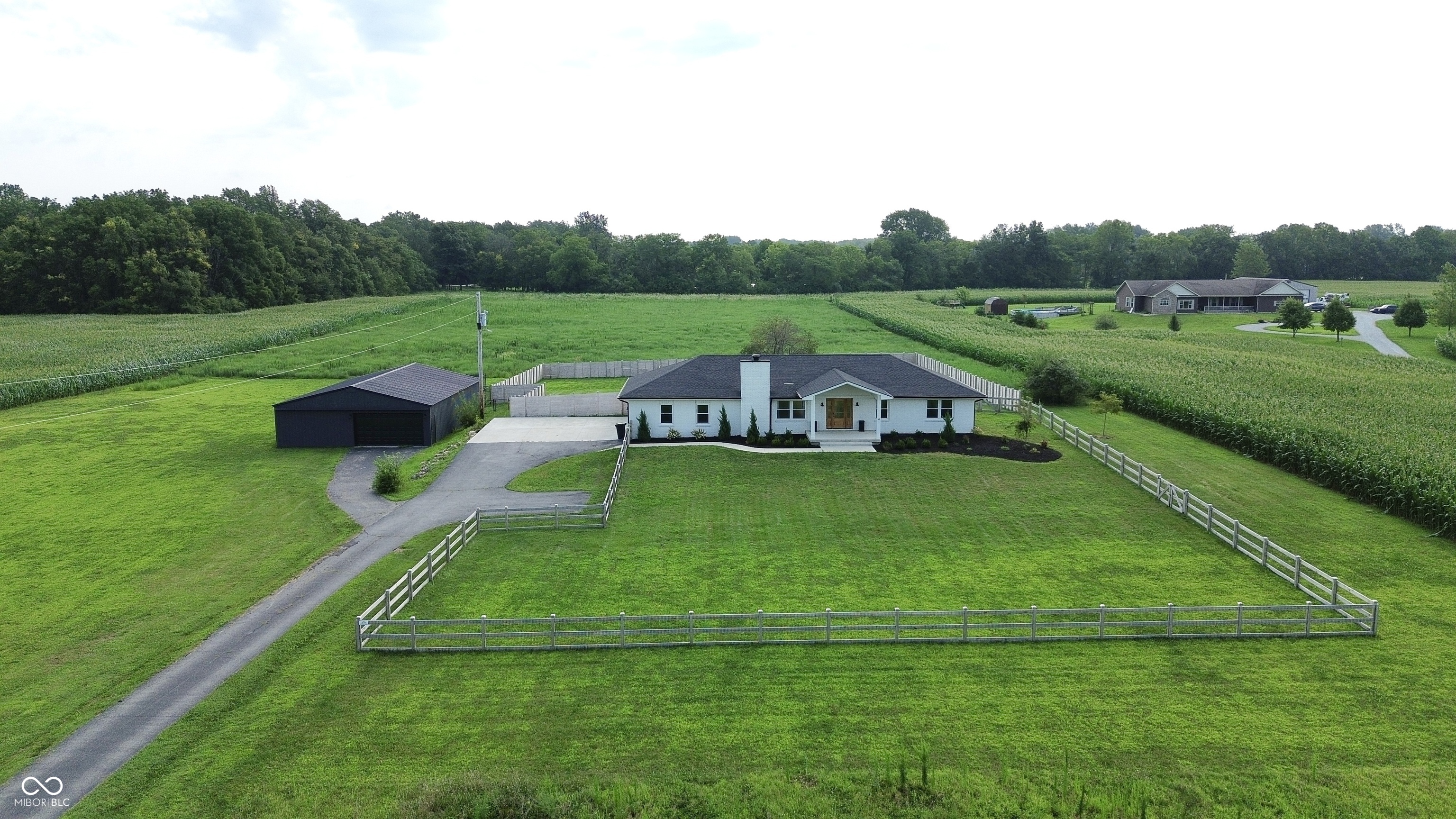 10274 S 400 Property Photo 1
