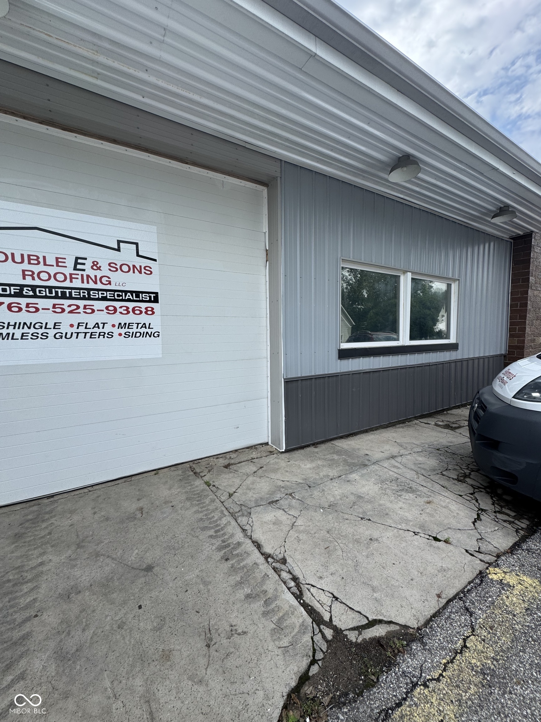 103 E Franklin Property Photo 1