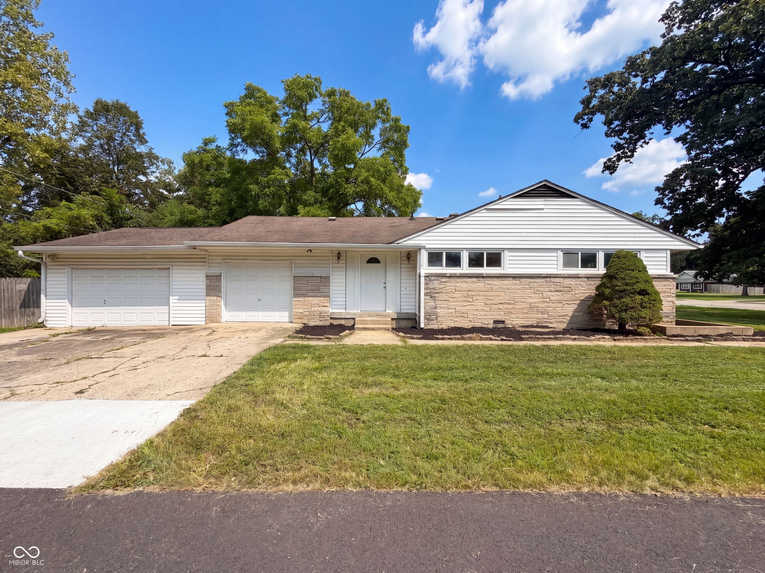 3202 N Arlington Avenue Property Photo 1