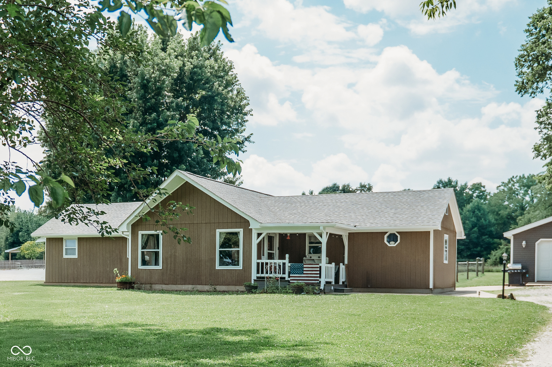 8494 S 625 Road Property Photo 1