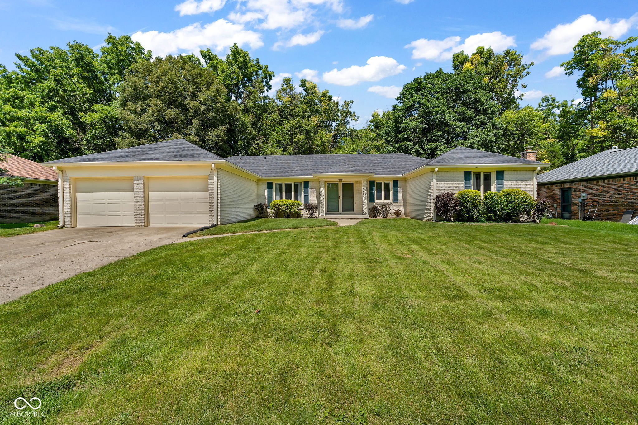 8540 Chapel Glen Property Photo 1