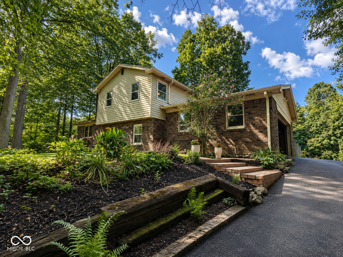 532 E Timberbrook Estates