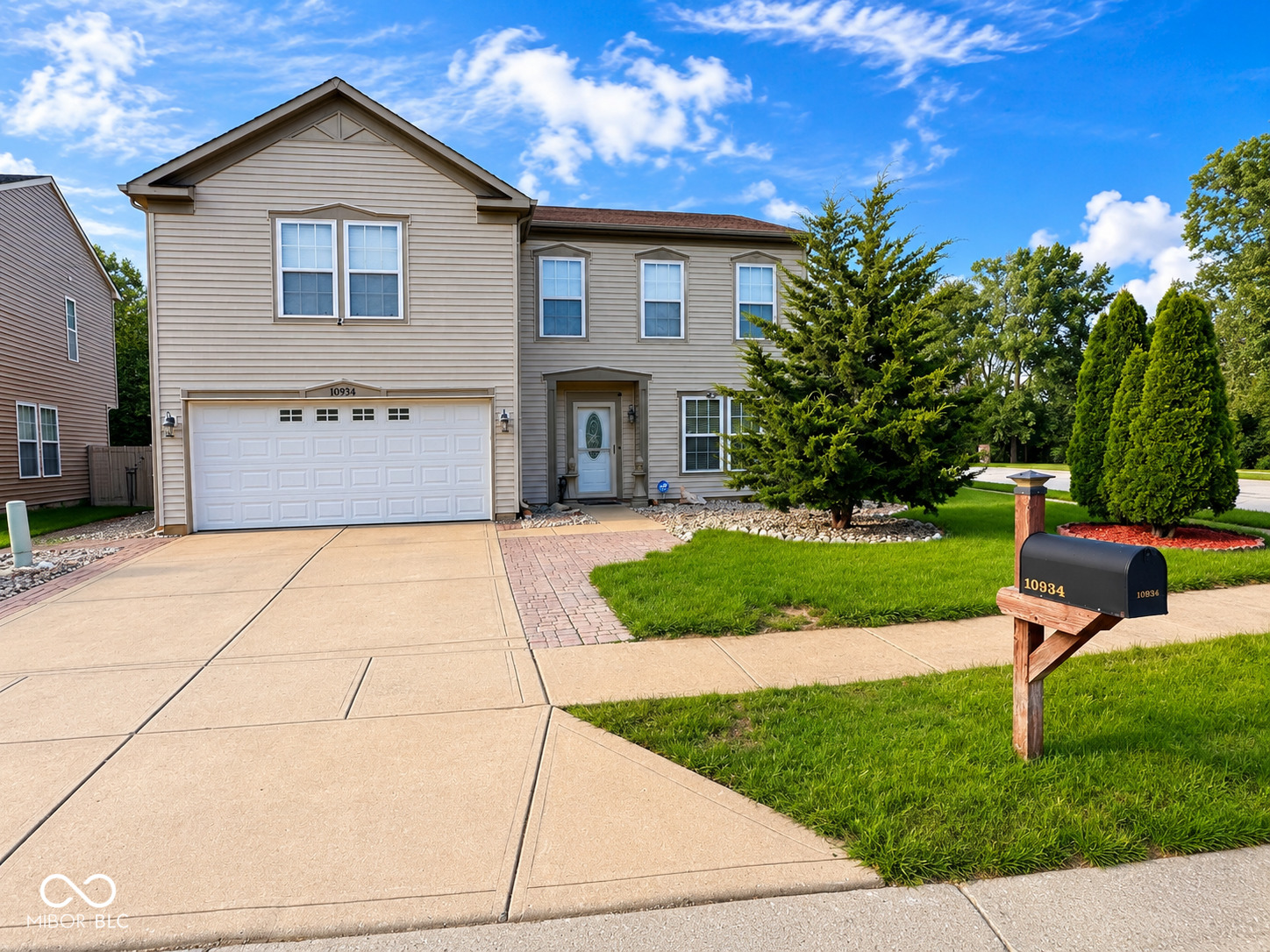 10934 Cyrus Drive Property Photo 1