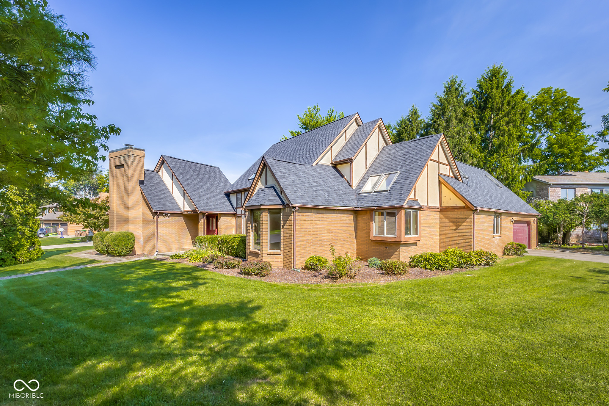 1058 Junco Drive Property Photo 1