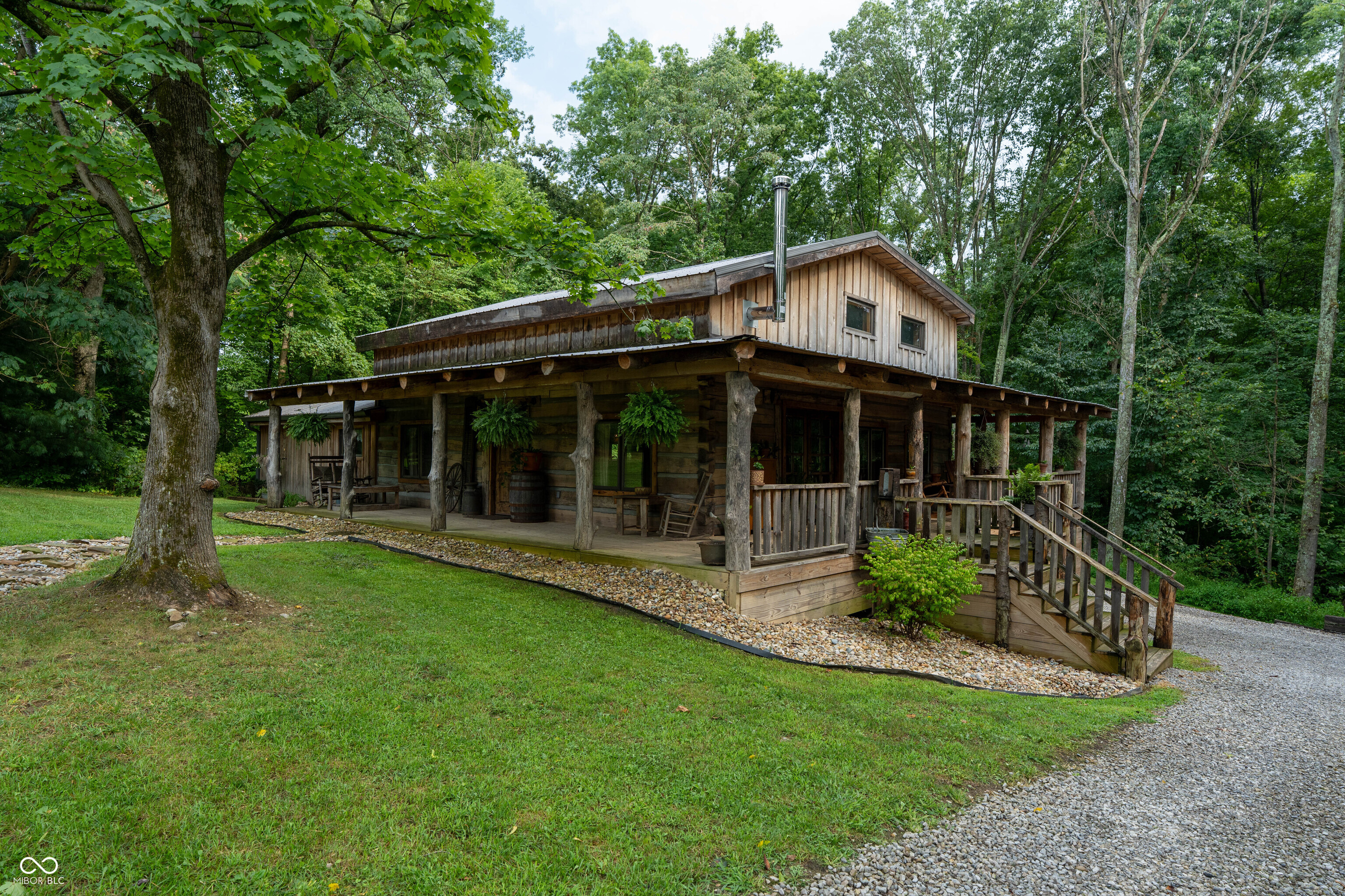 463 W Three Story Hill