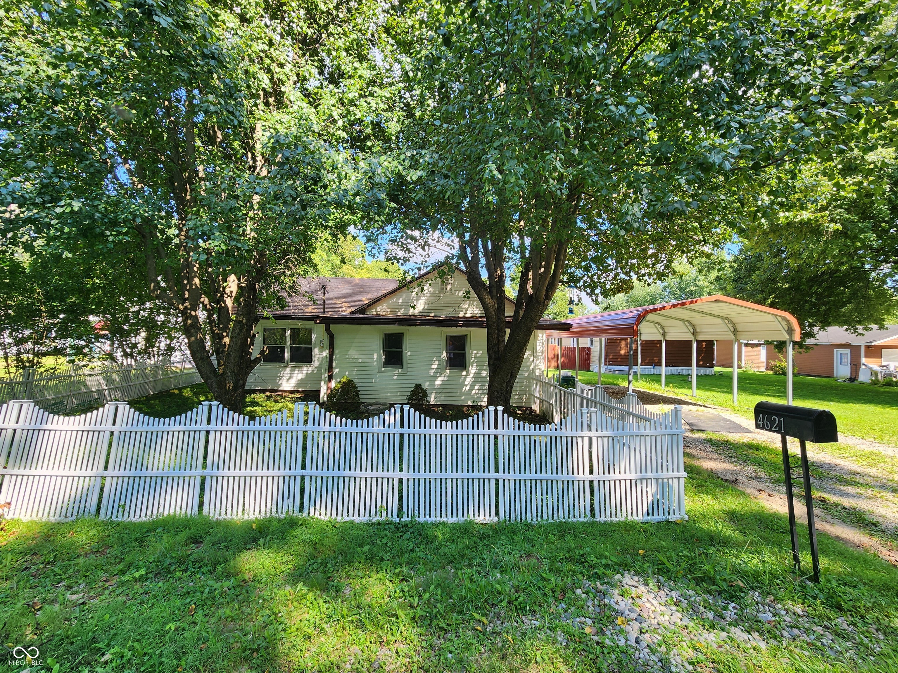 4621 S 537 Property Photo 1