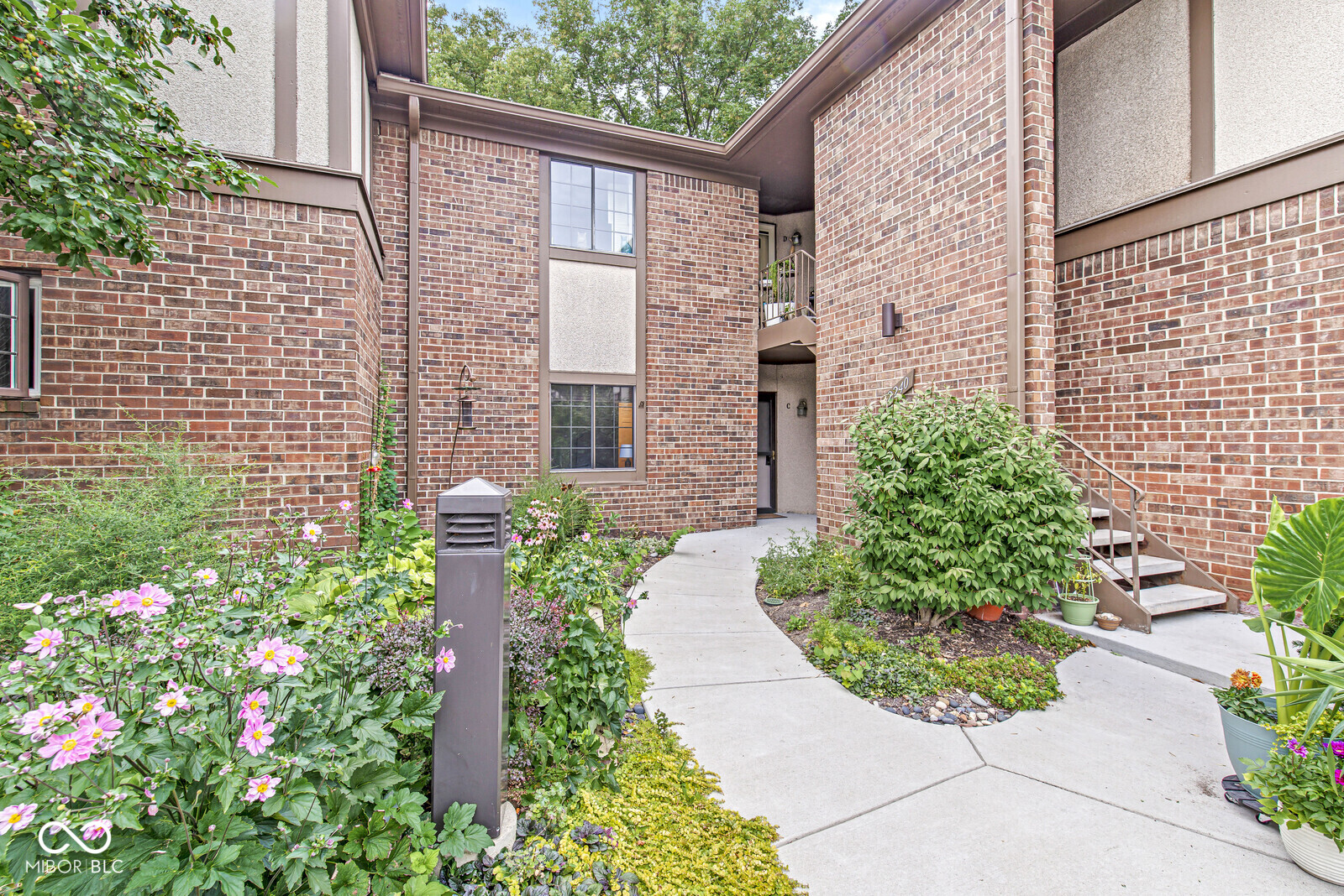 2240 Rome Drive C Property Photo 1